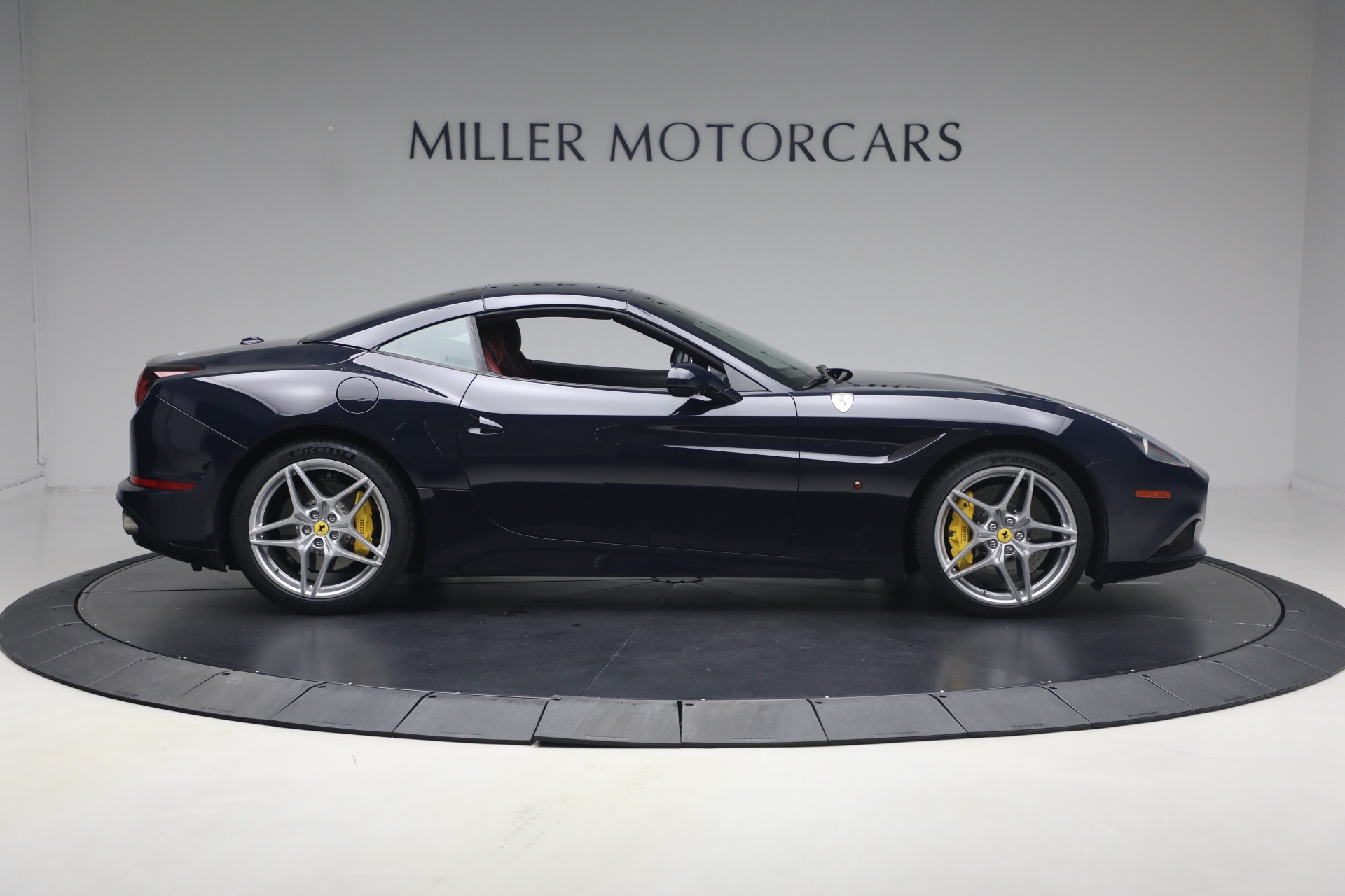 Used-2016-Ferrari-California-T