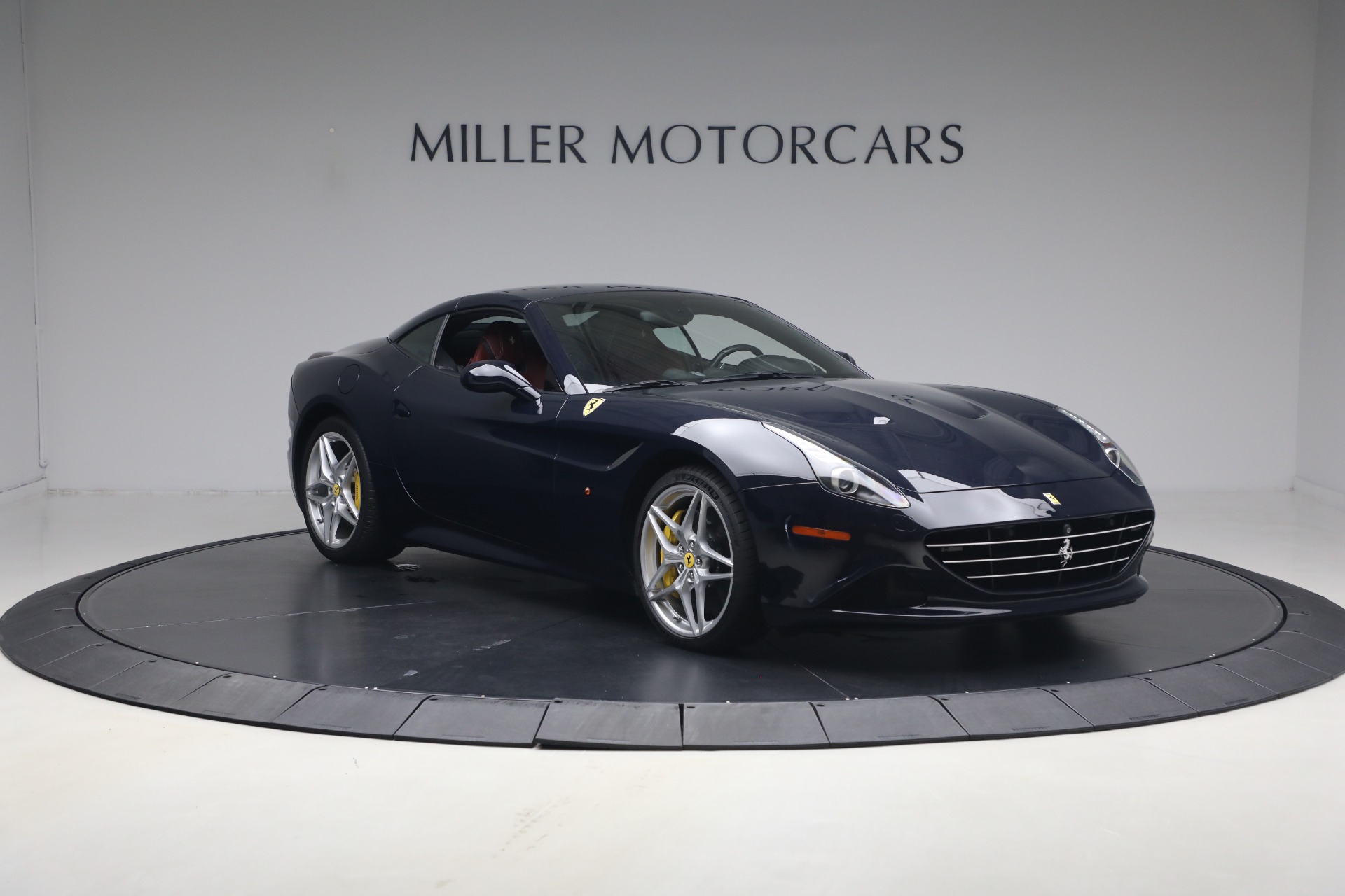 Used-2016-Ferrari-California-T
