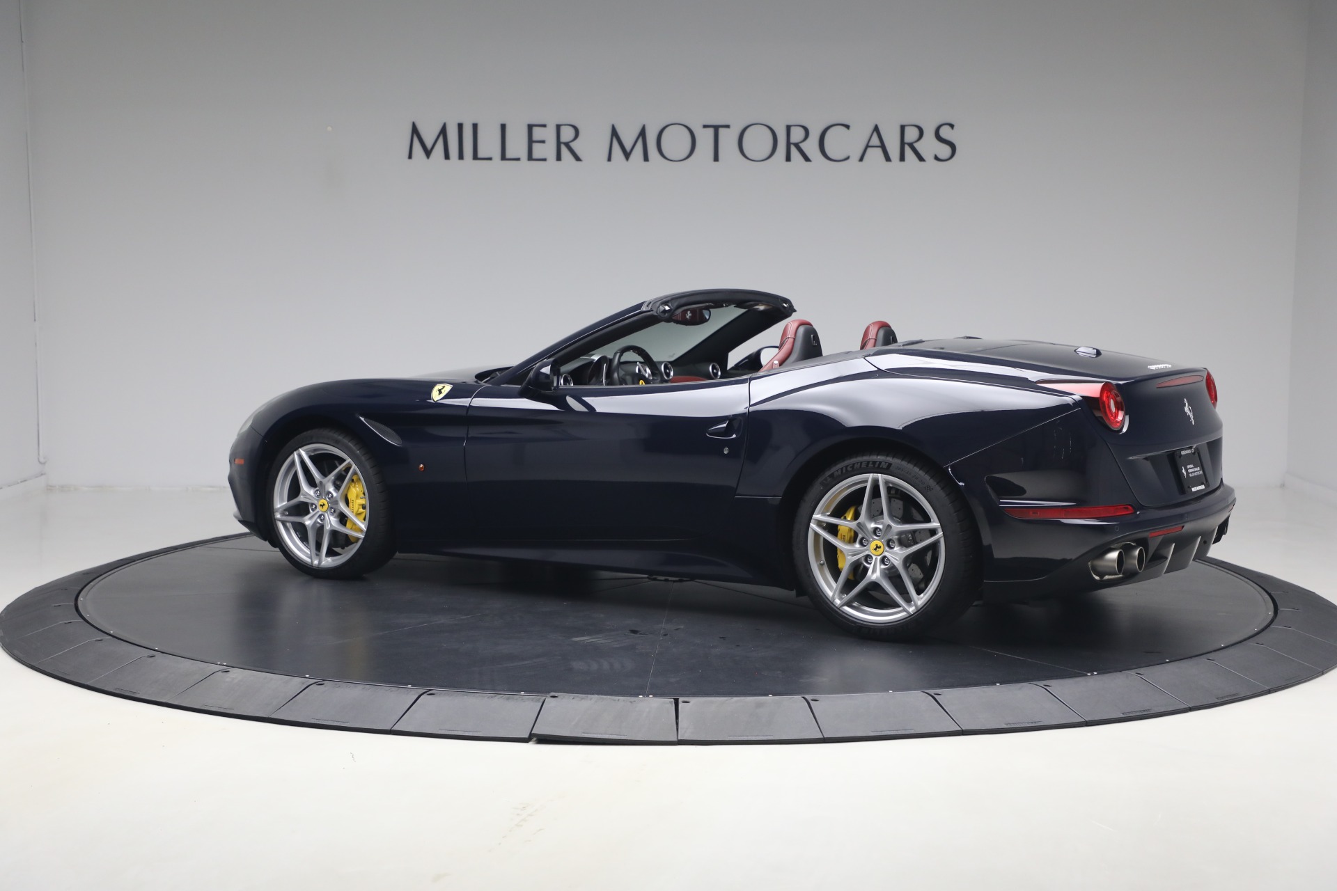 Used-2016-Ferrari-California-T