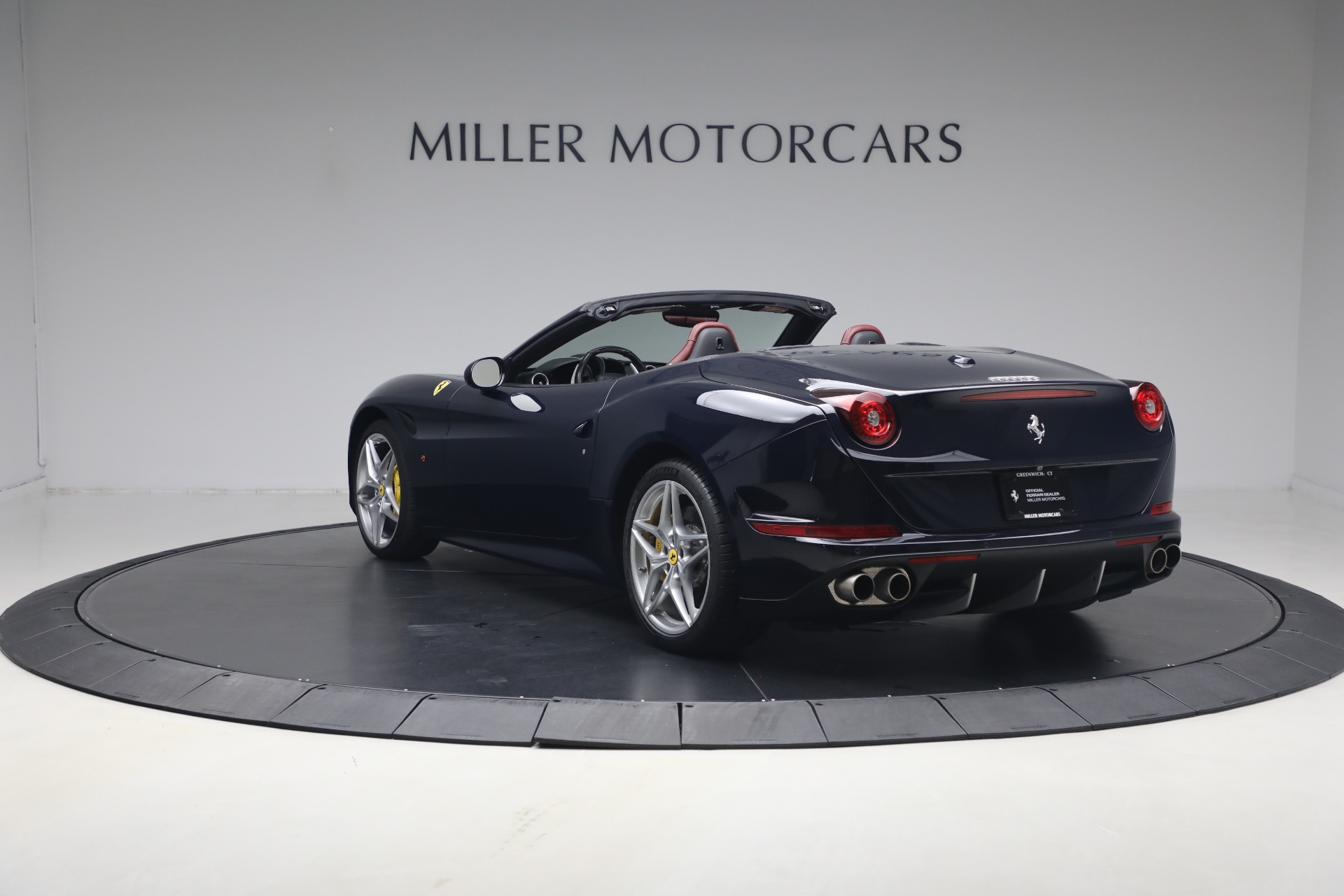 Used-2016-Ferrari-California-T
