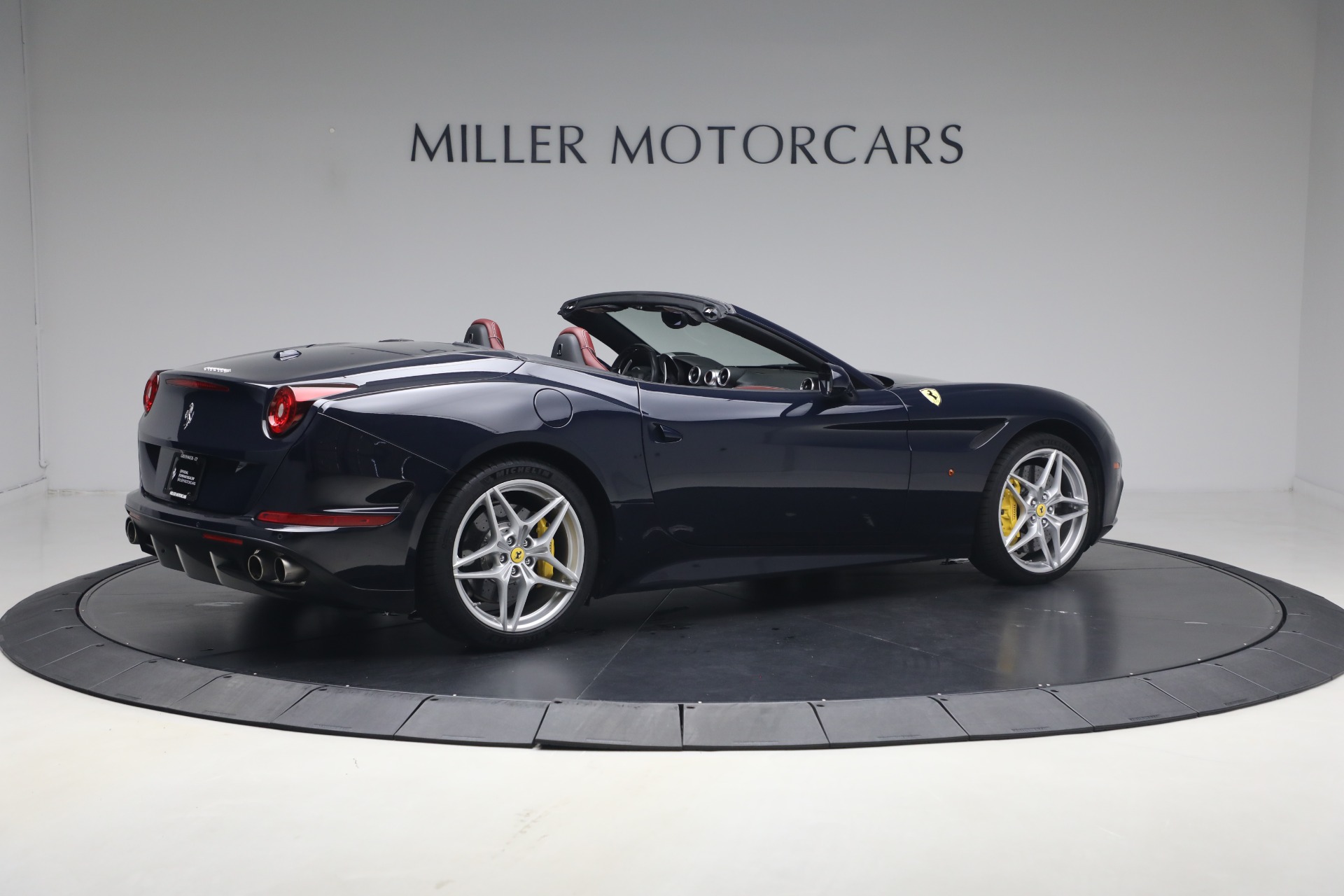 Used-2016-Ferrari-California-T