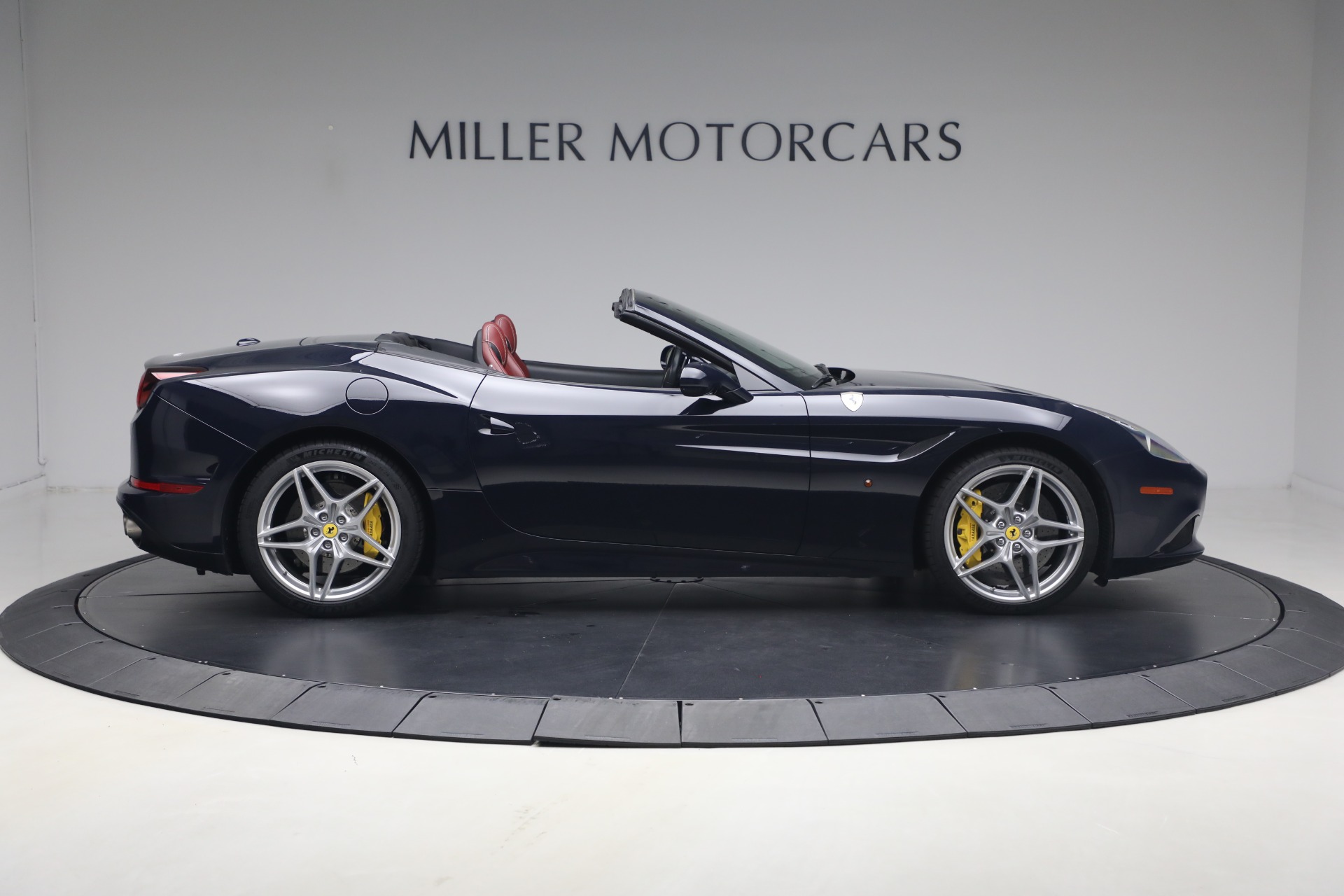 Used-2016-Ferrari-California-T
