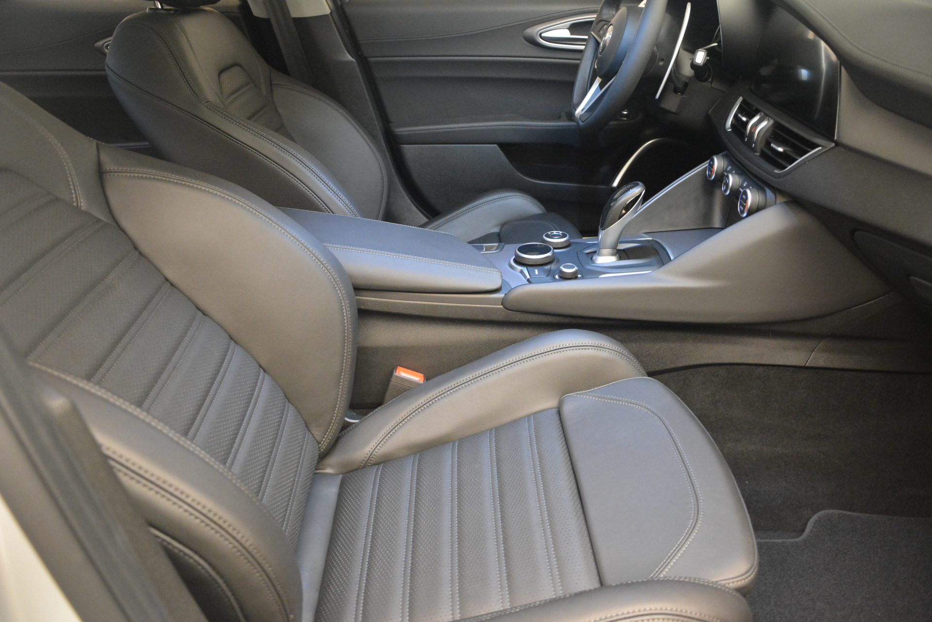 New-2017-Alfa-Romeo-Giulia-Ti-Sport-Q4