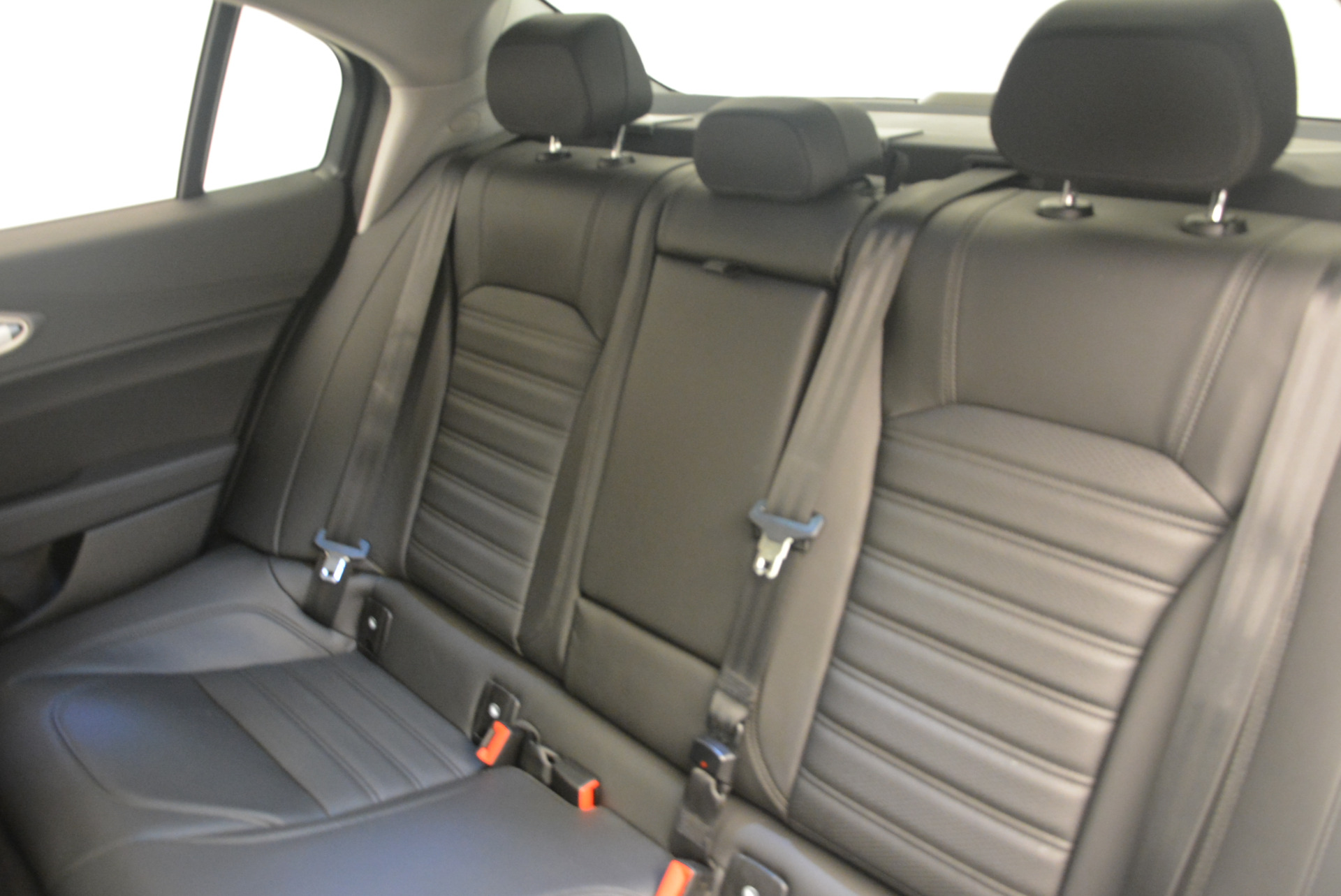 New-2017-Alfa-Romeo-Giulia-Ti-Sport-Q4