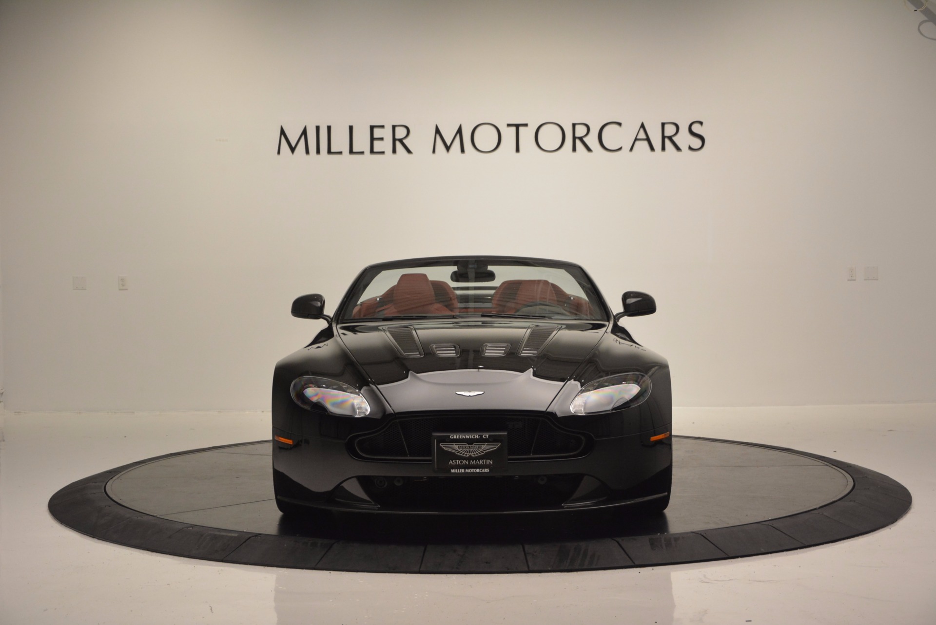 Used-2015-Aston-Martin-V12-Vantage-S-Roadster