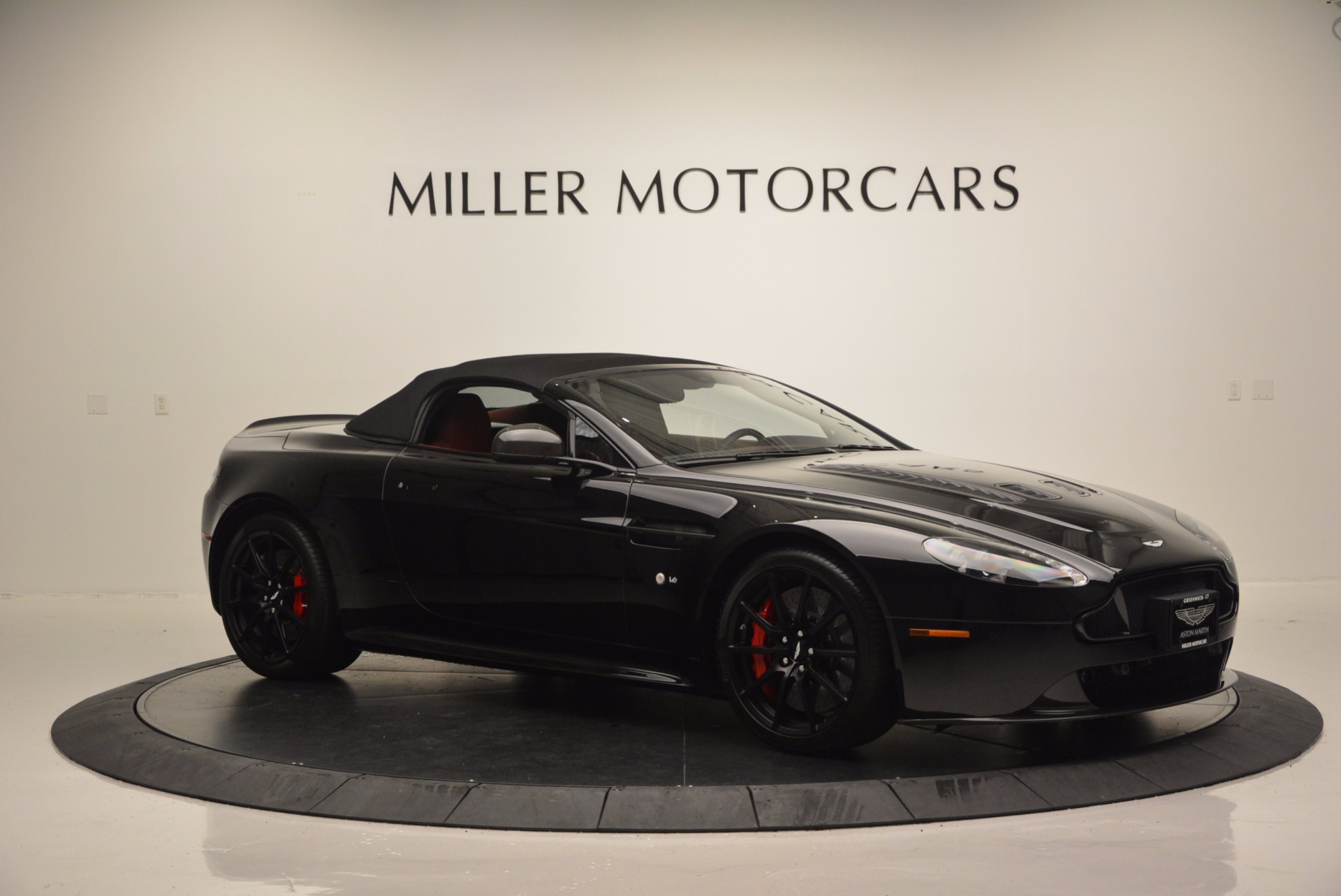 Used-2015-Aston-Martin-V12-Vantage-S-Roadster