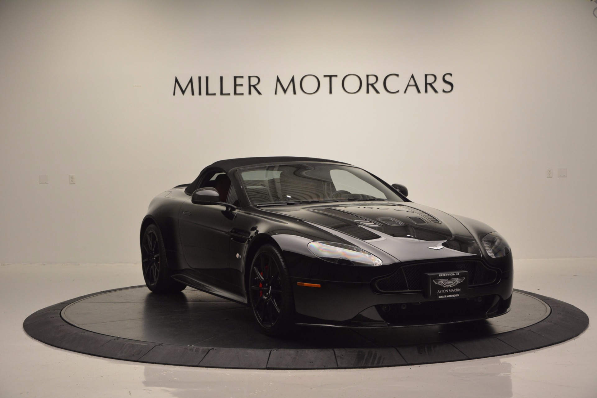 Used-2015-Aston-Martin-V12-Vantage-S-Roadster