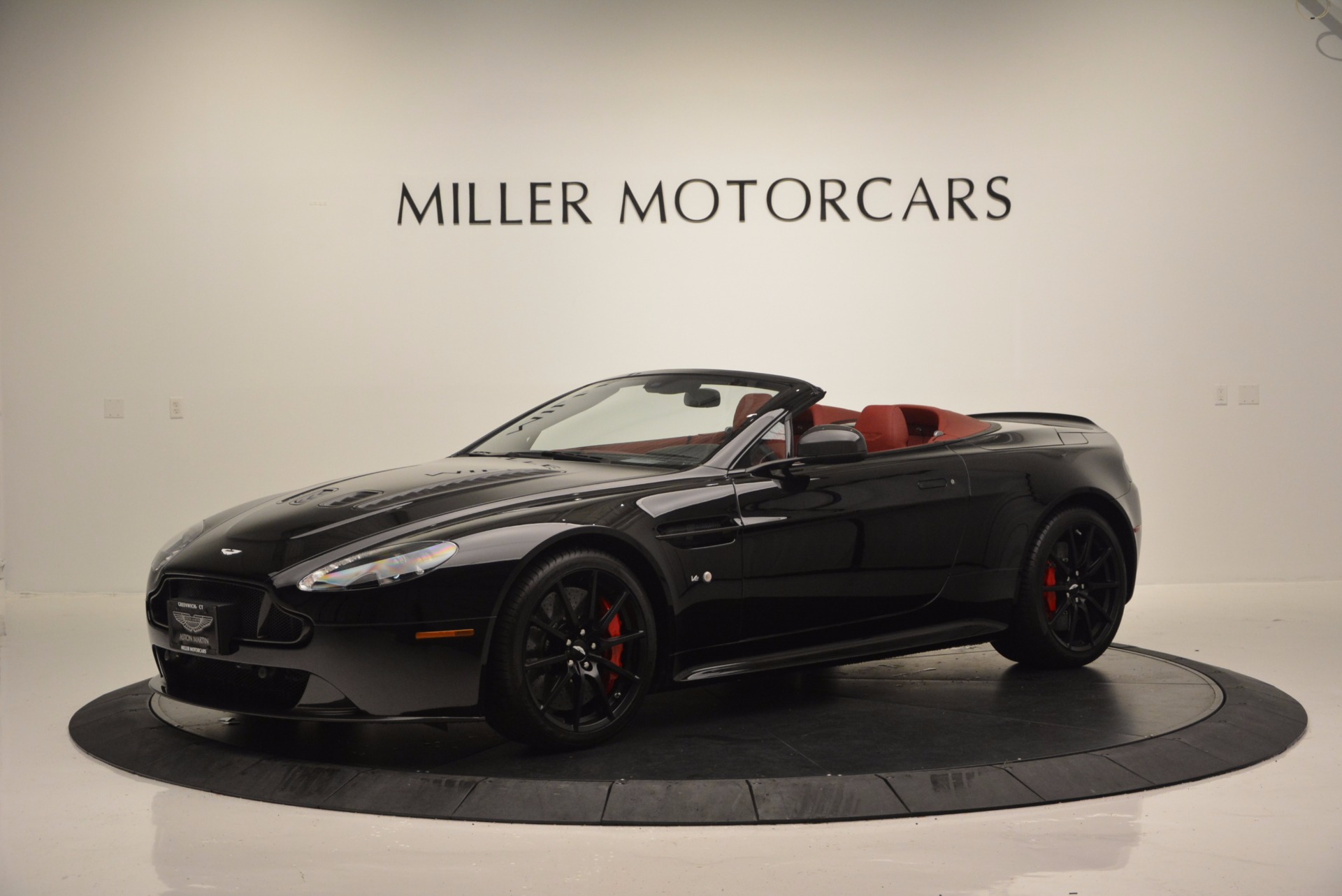 Used-2015-Aston-Martin-V12-Vantage-S-Roadster