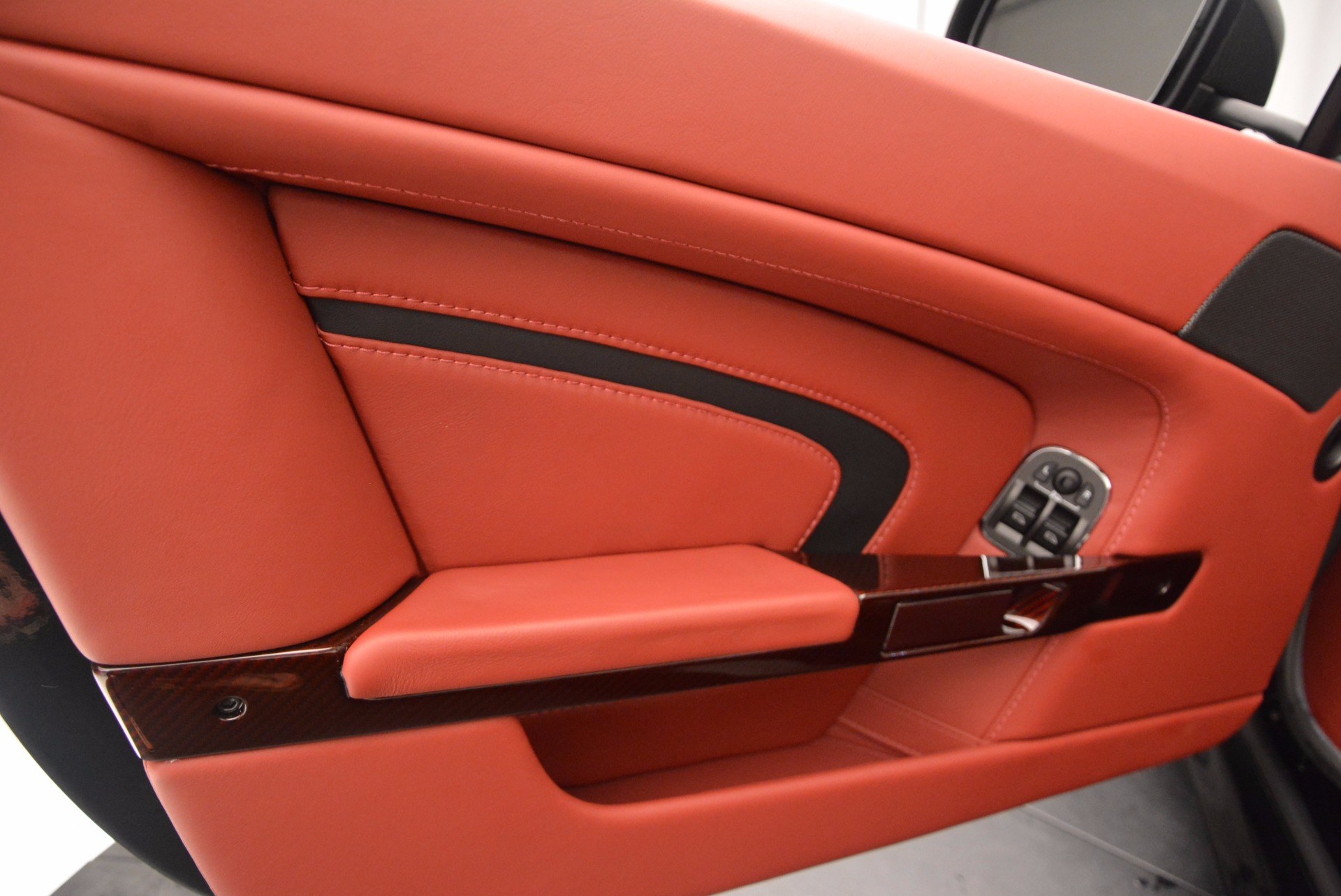 Used-2015-Aston-Martin-V12-Vantage-S-Roadster