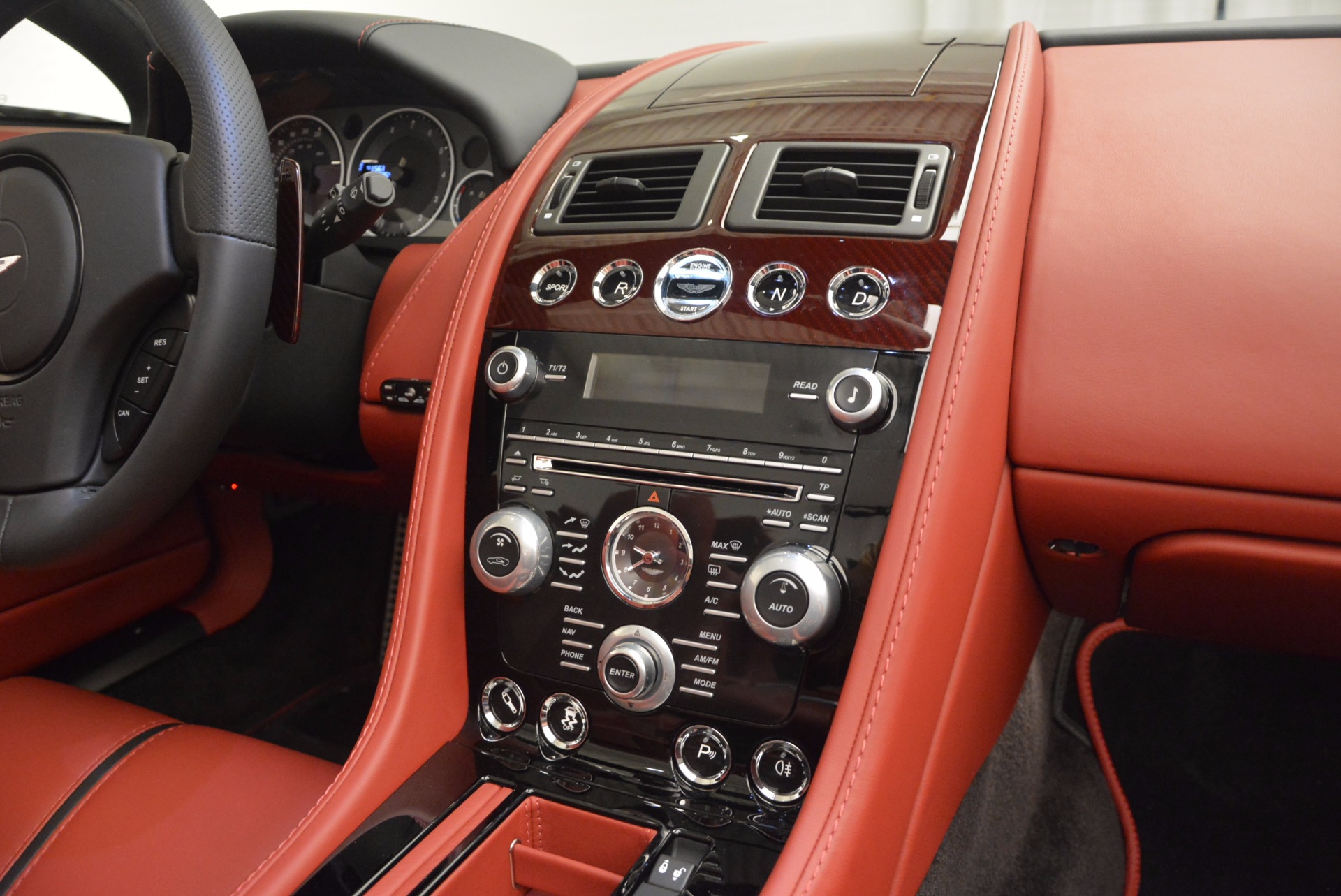 Used-2015-Aston-Martin-V12-Vantage-S-Roadster