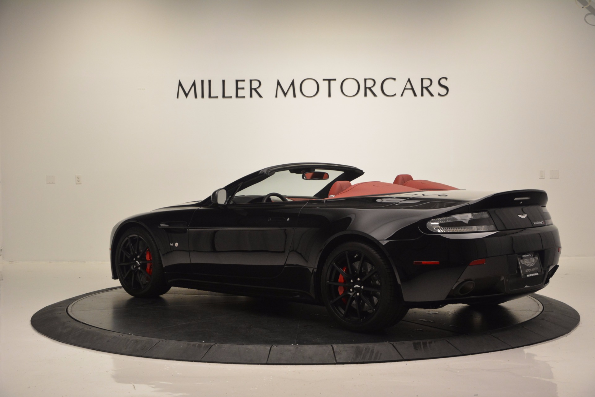 Used-2015-Aston-Martin-V12-Vantage-S-Roadster