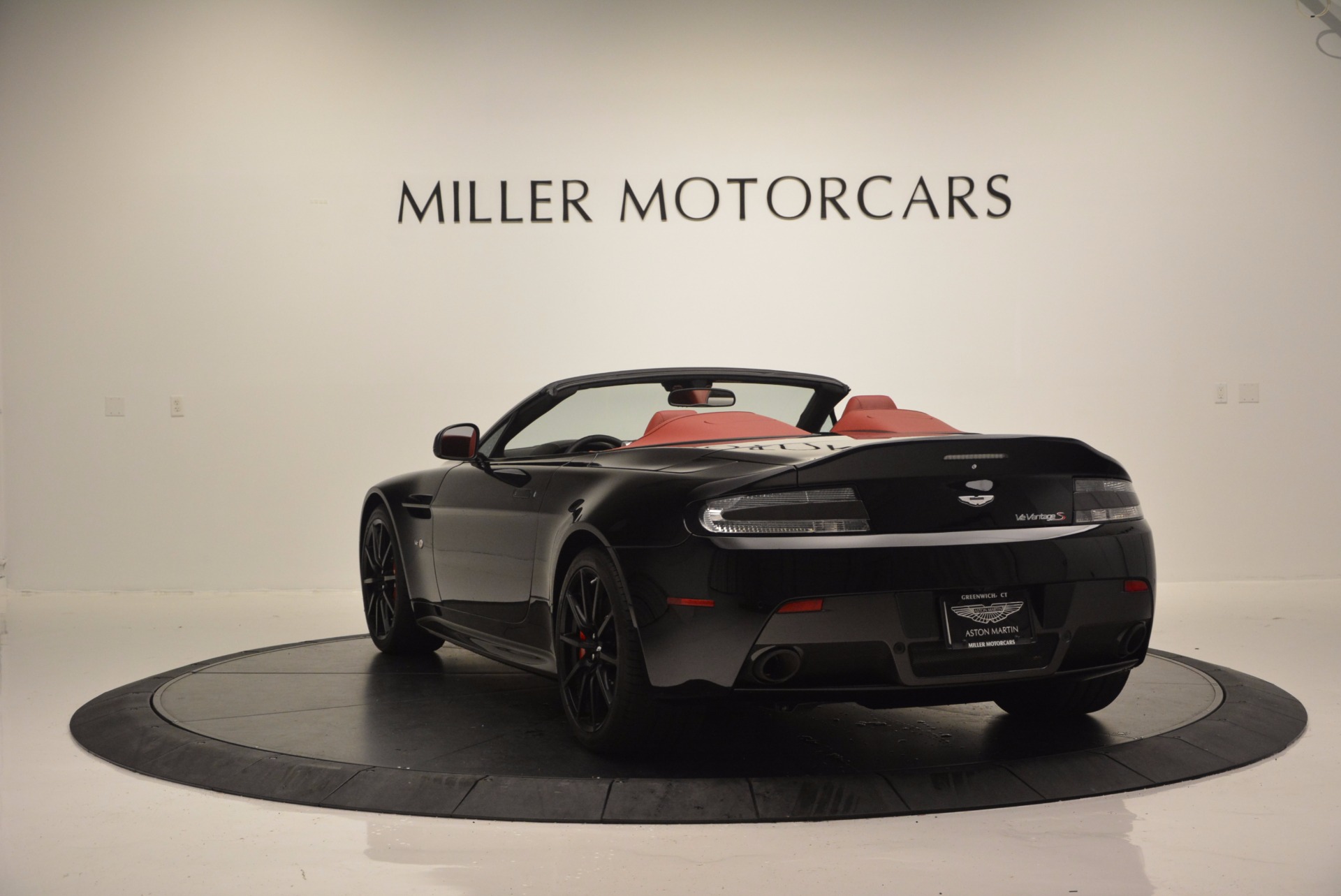 Used-2015-Aston-Martin-V12-Vantage-S-Roadster