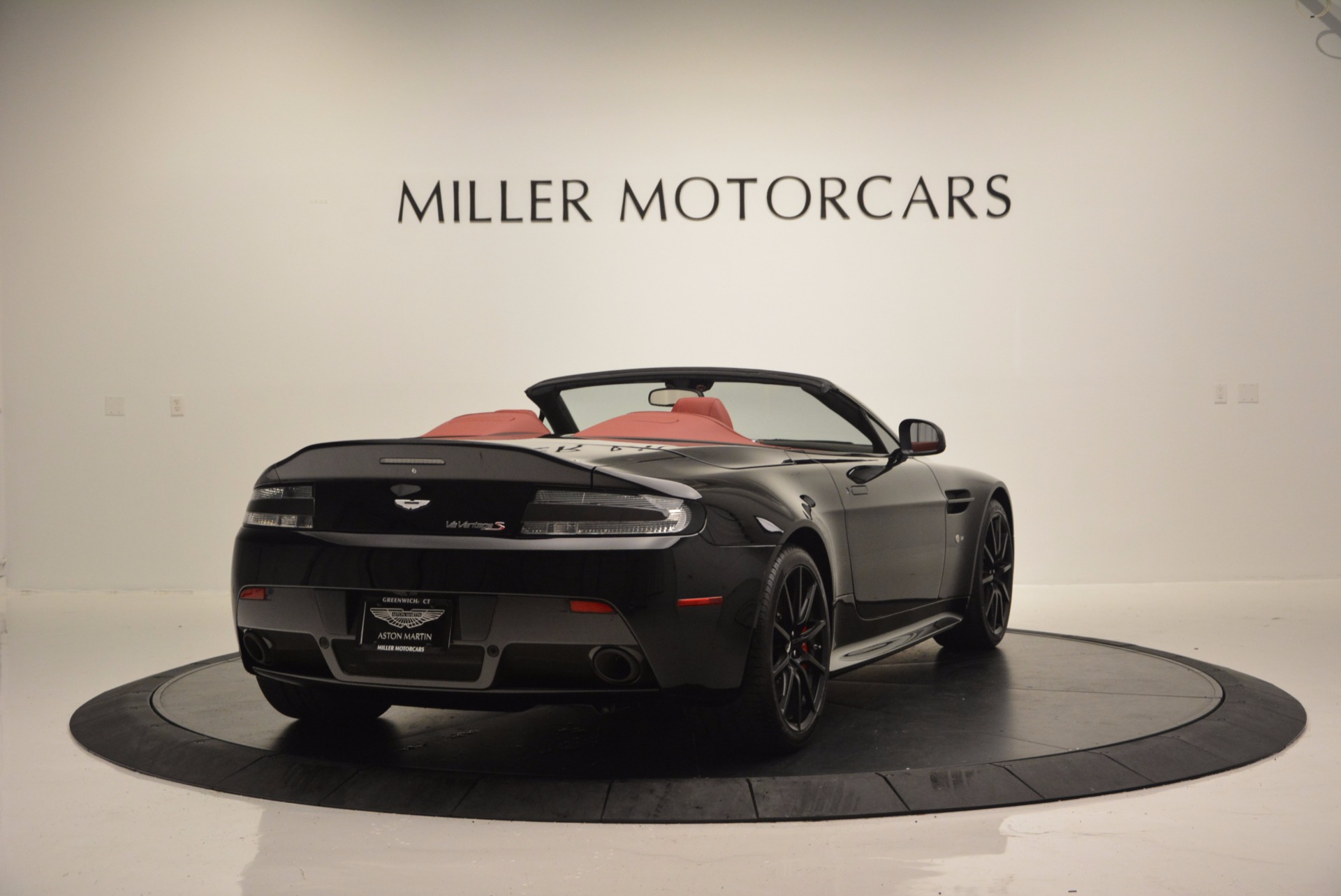 Used-2015-Aston-Martin-V12-Vantage-S-Roadster