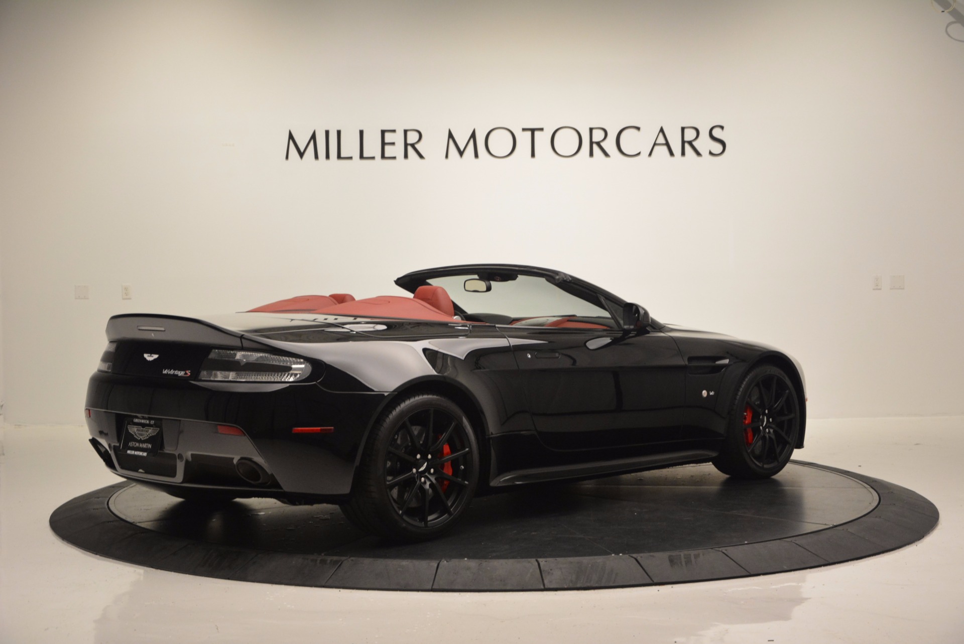 Used-2015-Aston-Martin-V12-Vantage-S-Roadster