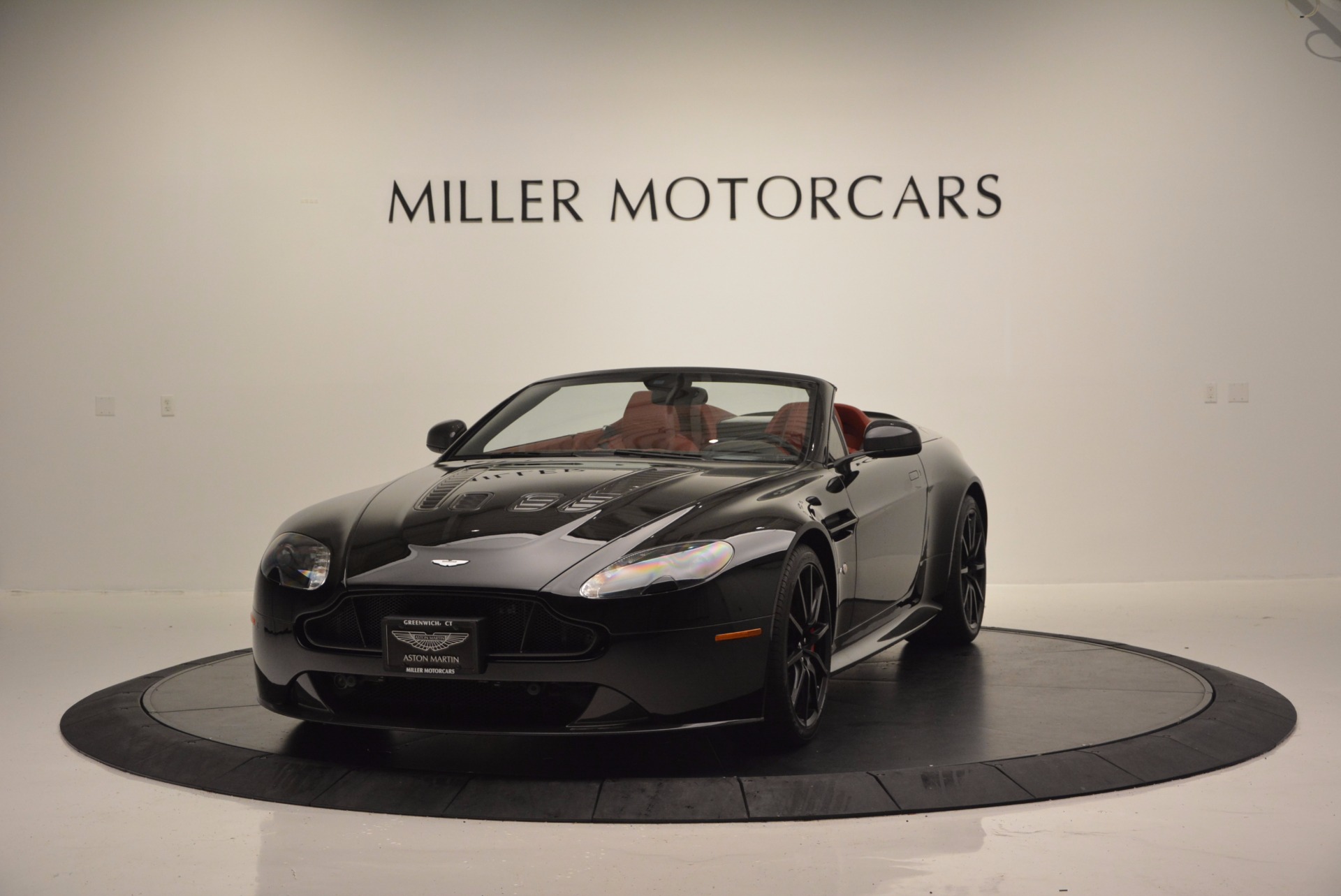 Used-2015-Aston-Martin-V12-Vantage-S-Roadster