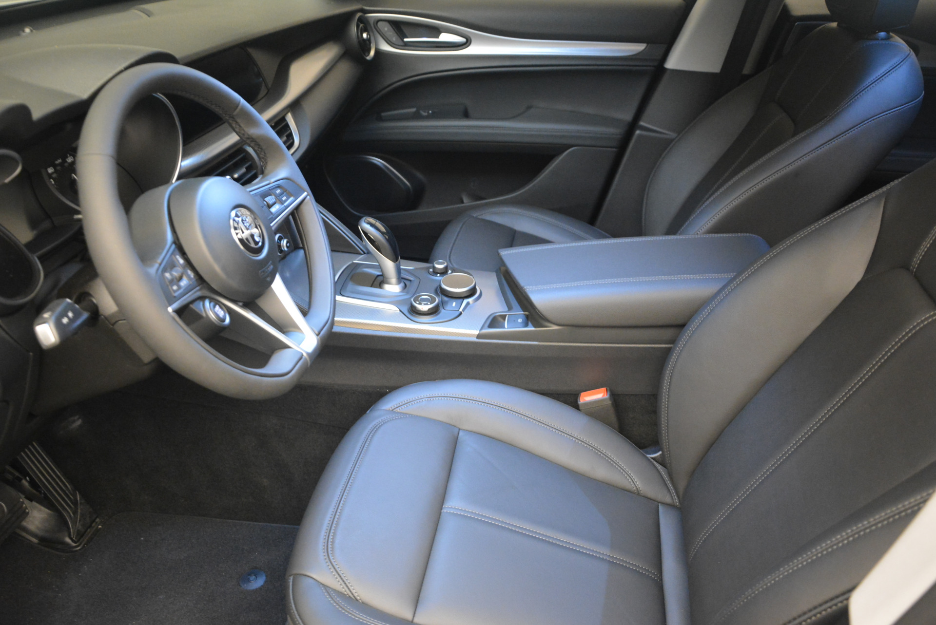 New-2018-Alfa-Romeo-Stelvio-Ti-Q4