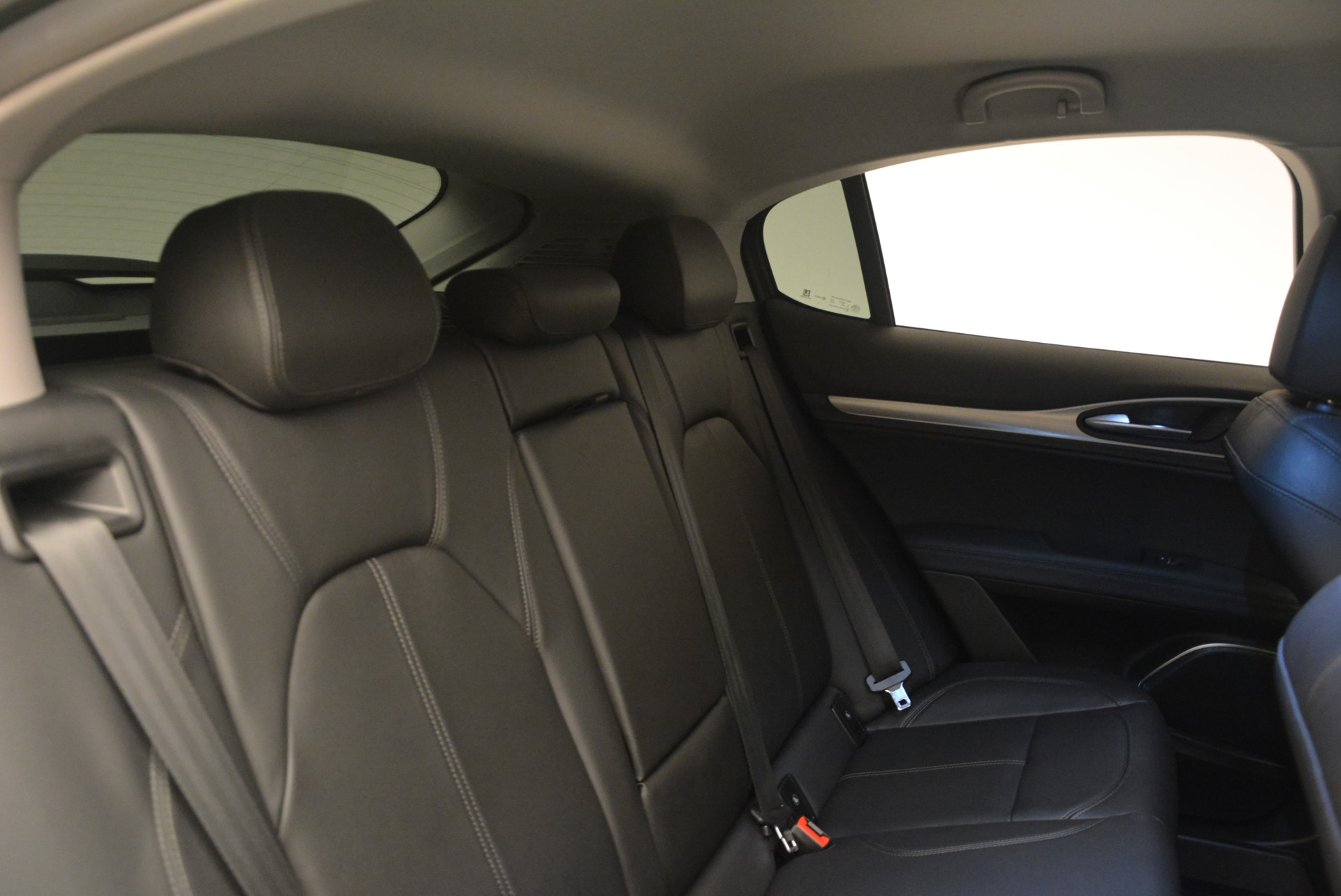 New-2018-Alfa-Romeo-Stelvio-Ti-Q4