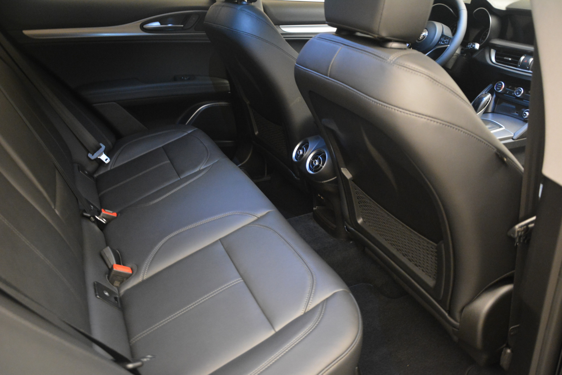 New-2018-Alfa-Romeo-Stelvio-Ti-Q4