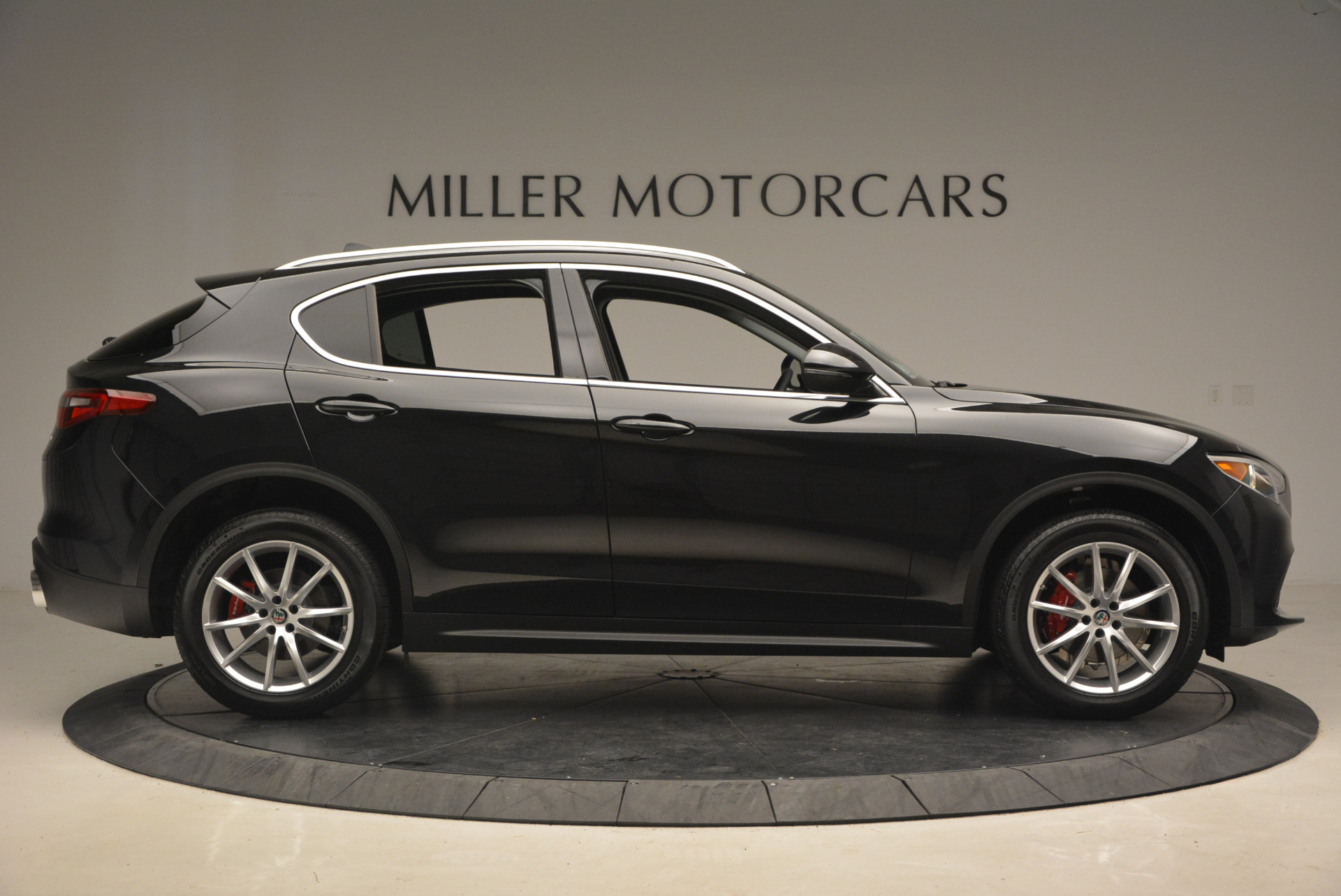 New-2018-Alfa-Romeo-Stelvio-Ti-Q4