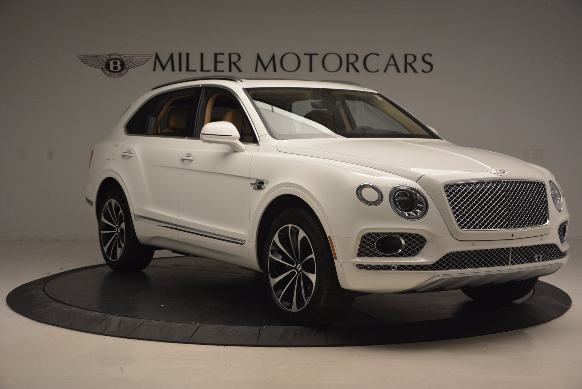 New-2018-Bentley-Bentayga-W12-Signature