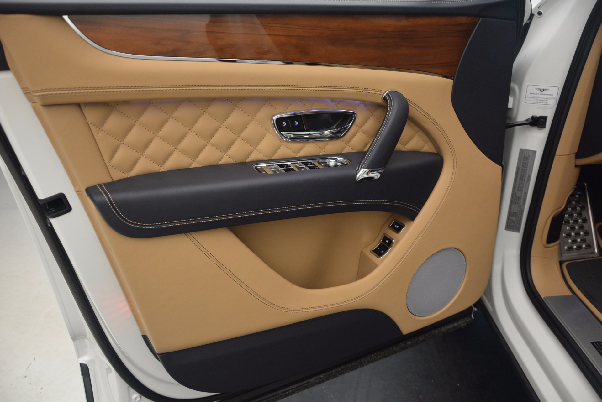 New-2018-Bentley-Bentayga-W12-Signature