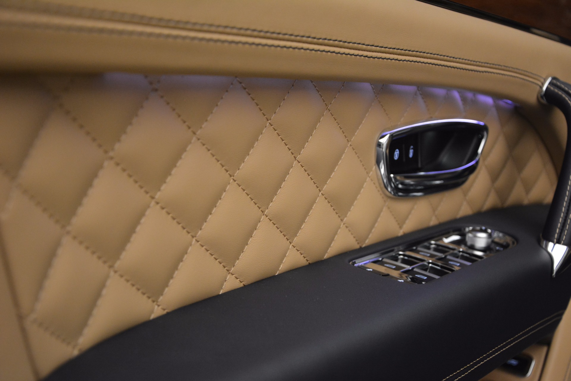 New-2018-Bentley-Bentayga-W12-Signature