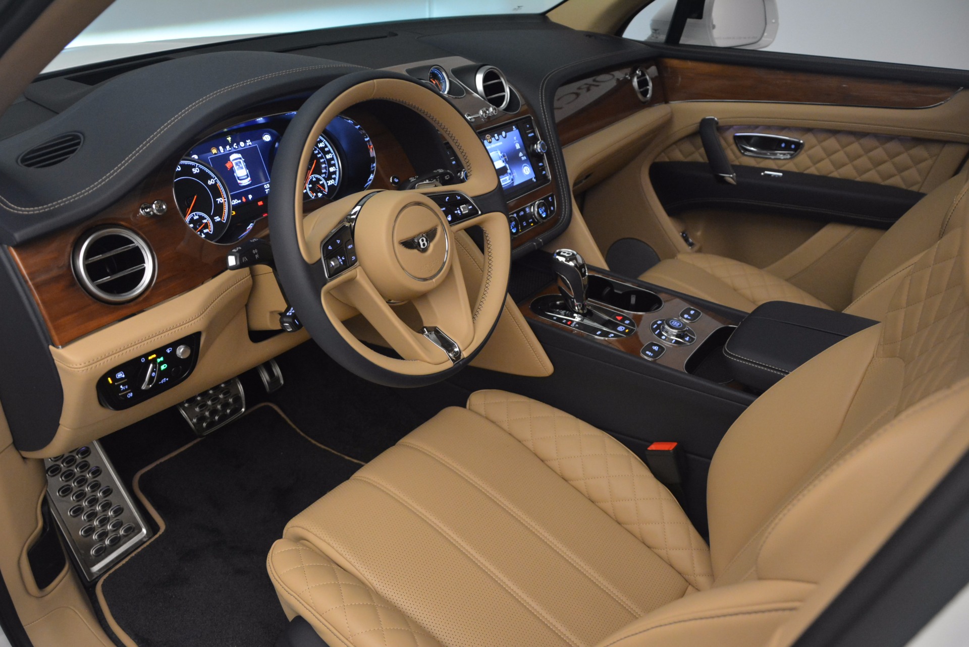 New-2018-Bentley-Bentayga-W12-Signature