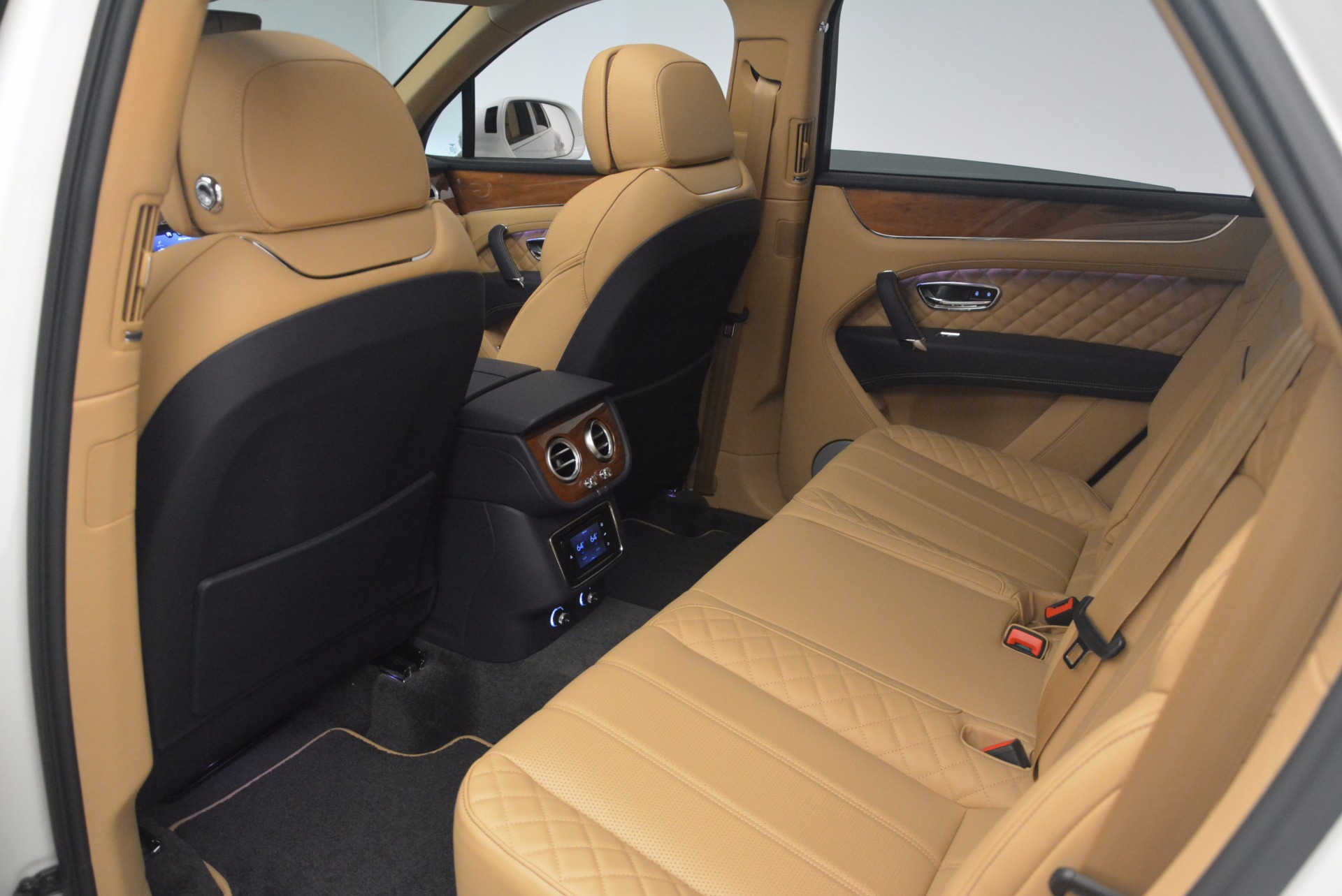 New-2018-Bentley-Bentayga-W12-Signature