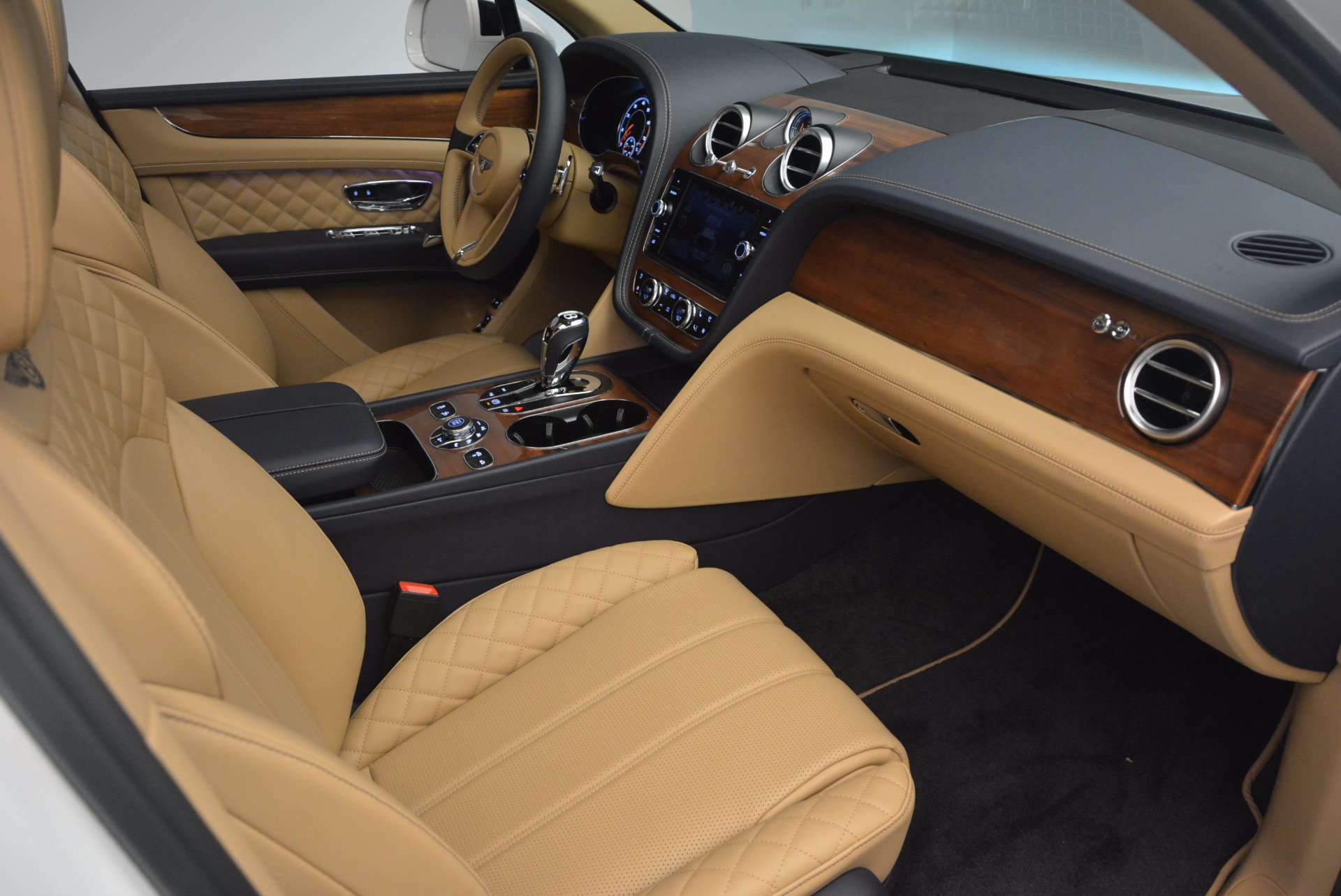 New-2018-Bentley-Bentayga-W12-Signature