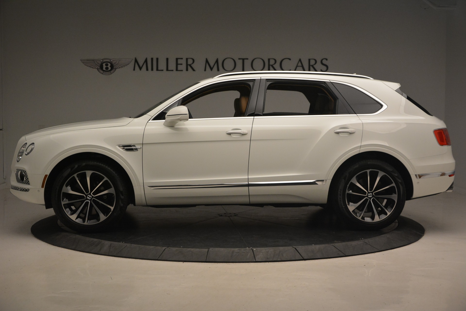 New-2018-Bentley-Bentayga-W12-Signature