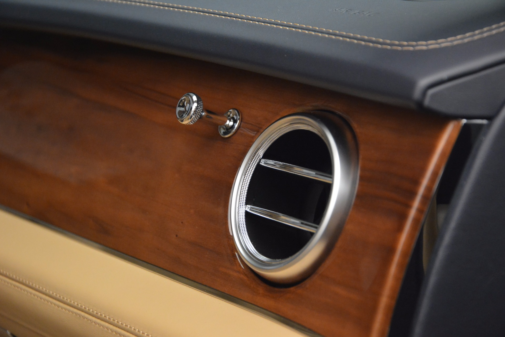 New-2018-Bentley-Bentayga-W12-Signature