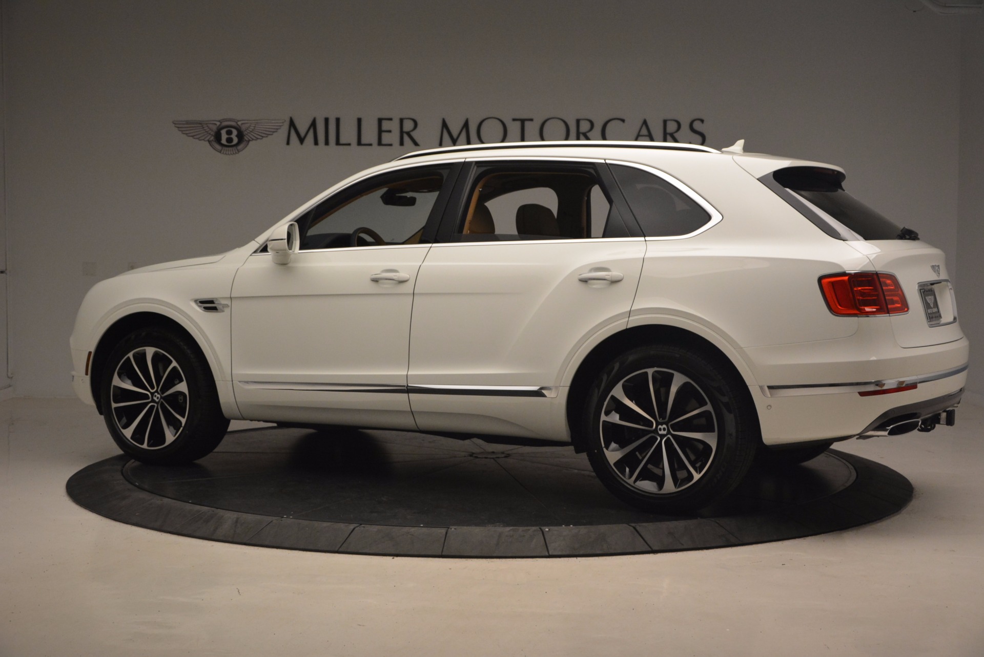 New-2018-Bentley-Bentayga-W12-Signature