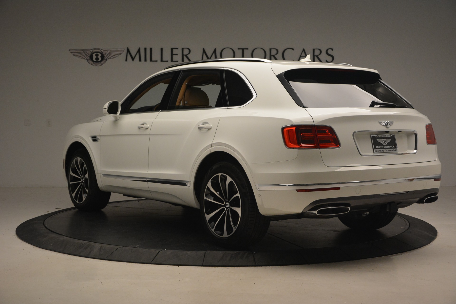 New-2018-Bentley-Bentayga-W12-Signature