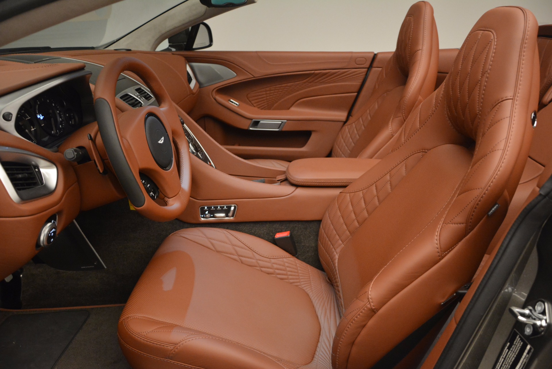 Used-2018-Aston-Martin-Vanquish-S-Convertible