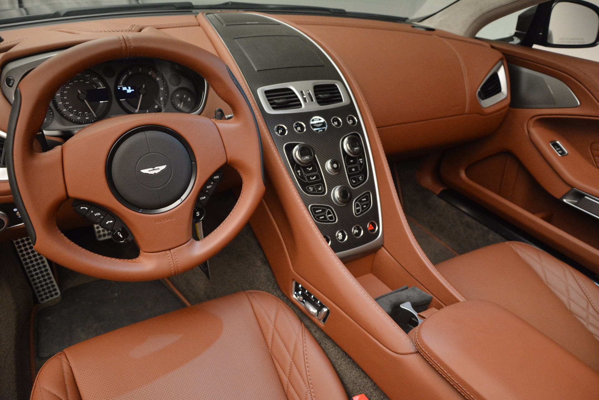 Used-2018-Aston-Martin-Vanquish-S-Convertible