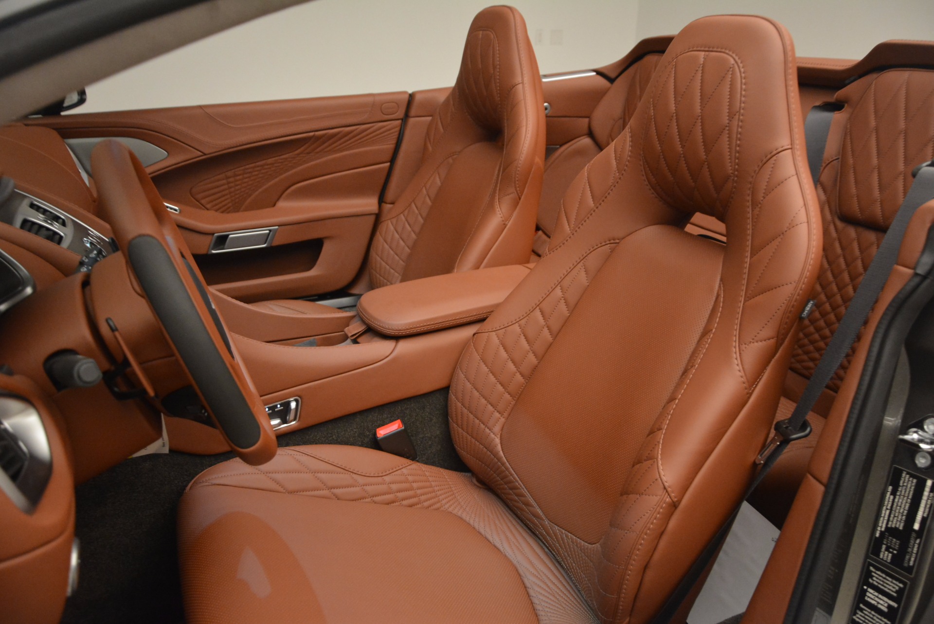 Used-2018-Aston-Martin-Vanquish-S-Convertible