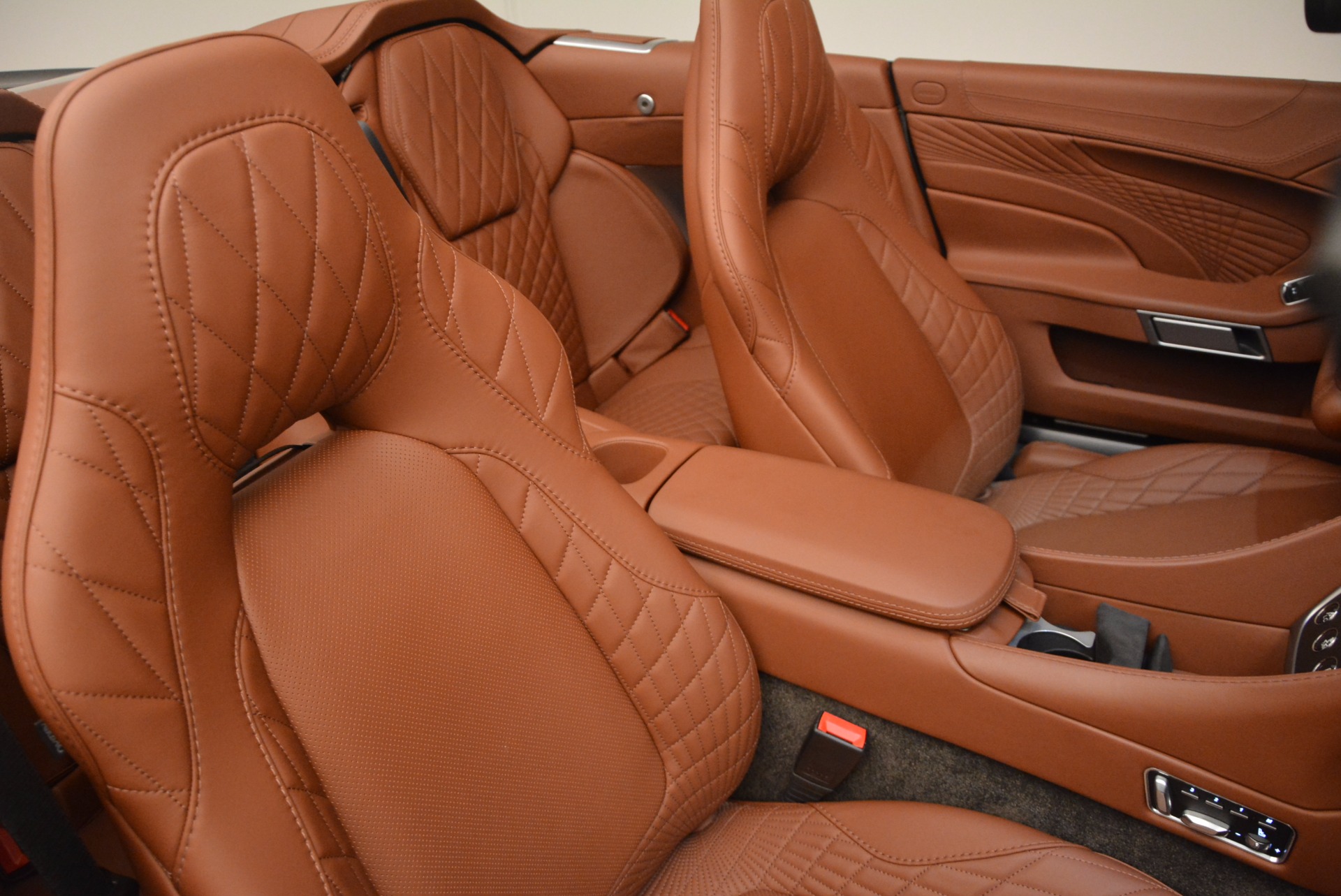 Used-2018-Aston-Martin-Vanquish-S-Convertible