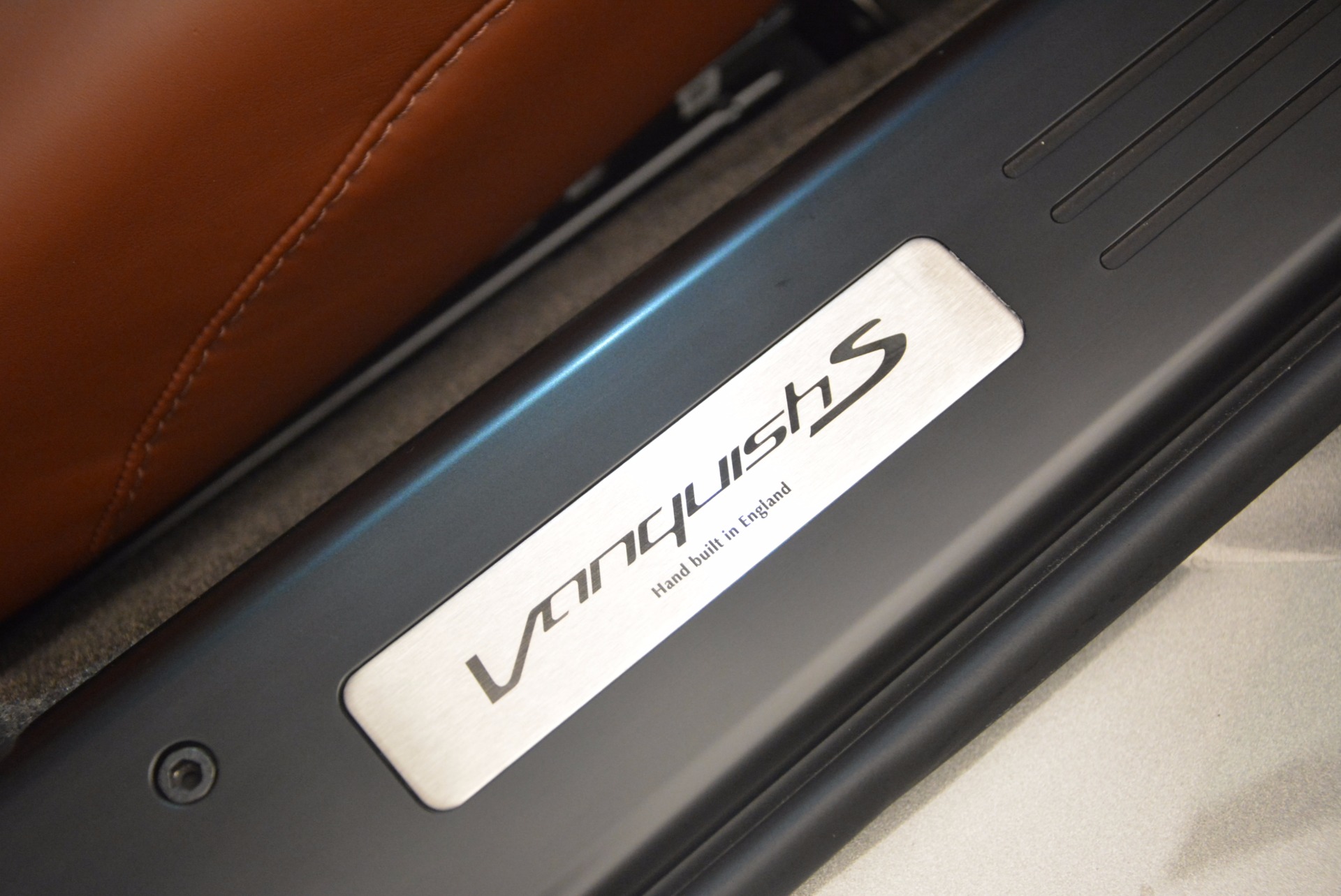 Used-2018-Aston-Martin-Vanquish-S-Convertible