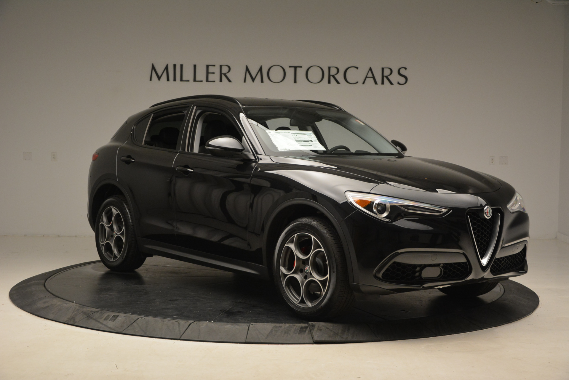 New-2018-Alfa-Romeo-Stelvio-Sport-Q4