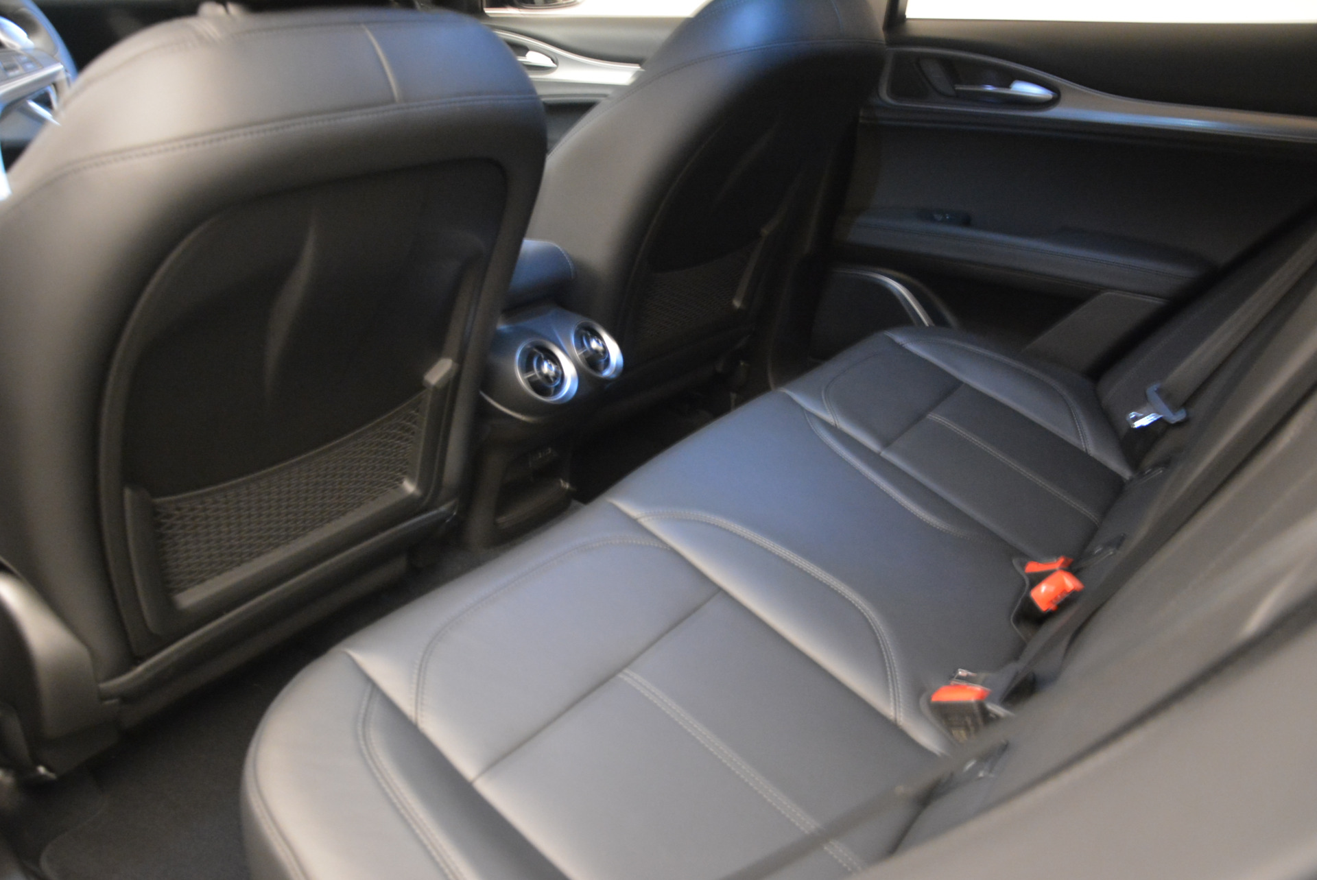 New-2018-Alfa-Romeo-Stelvio-Sport-Q4