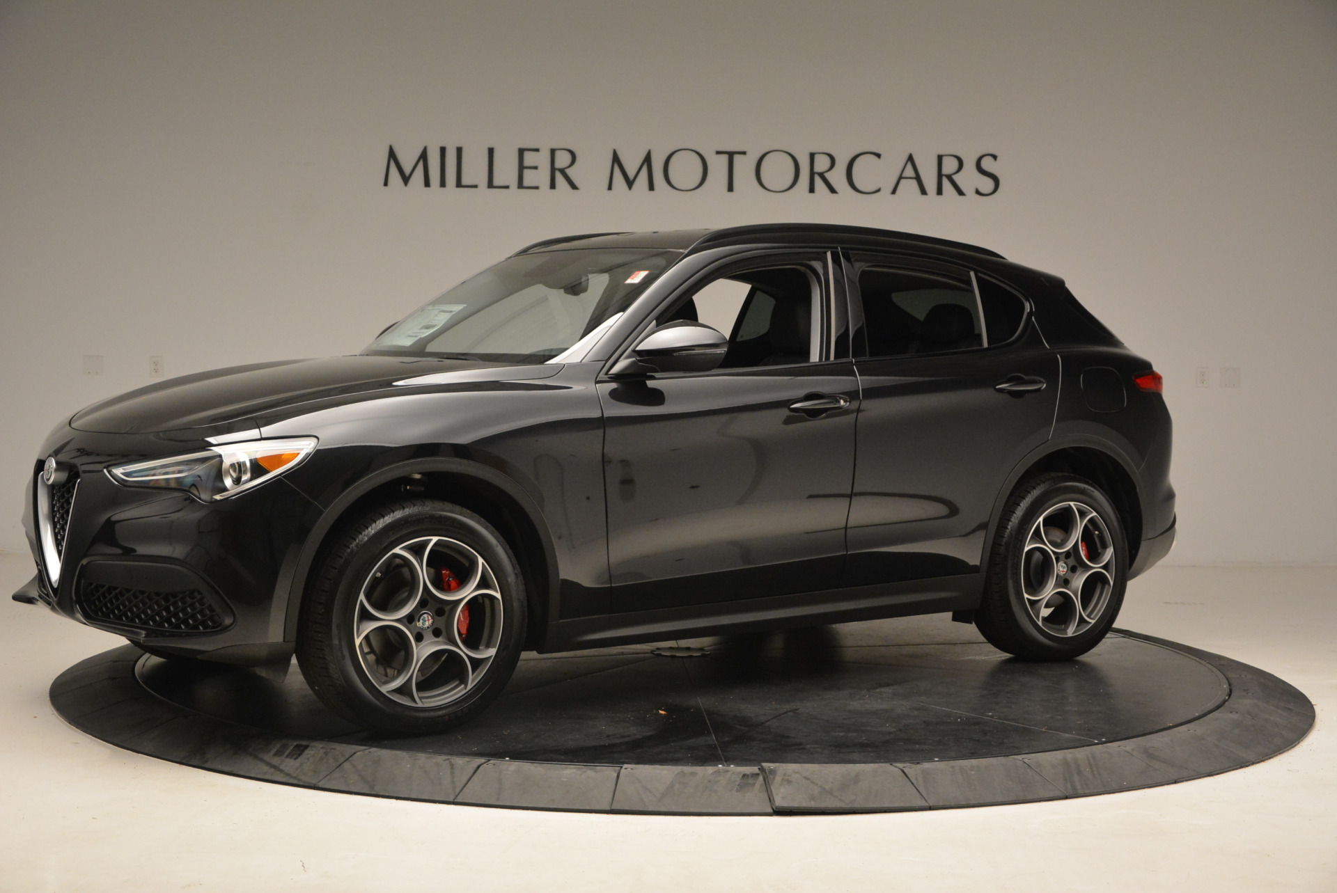 New-2018-Alfa-Romeo-Stelvio-Sport-Q4