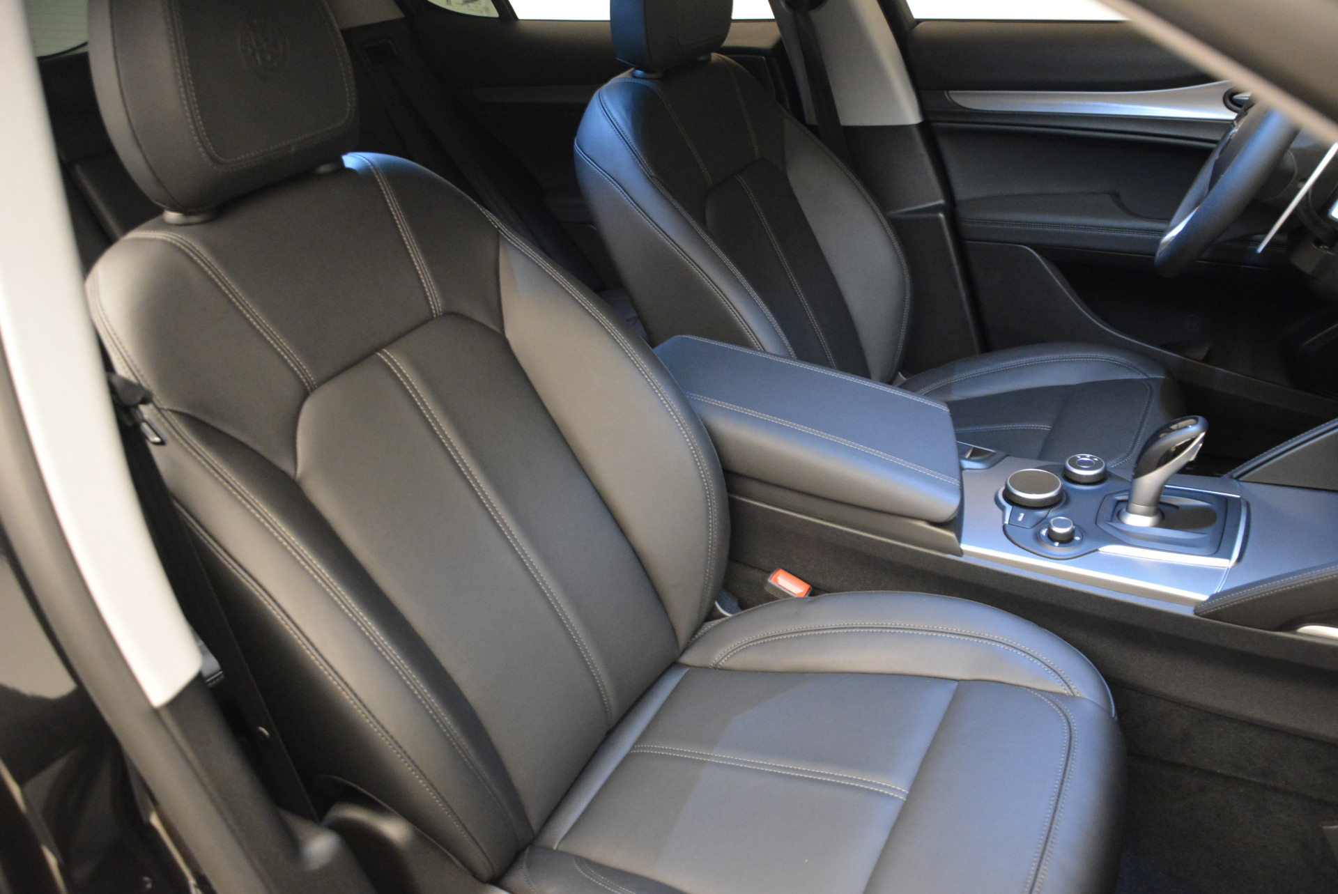 New-2018-Alfa-Romeo-Stelvio-Sport-Q4