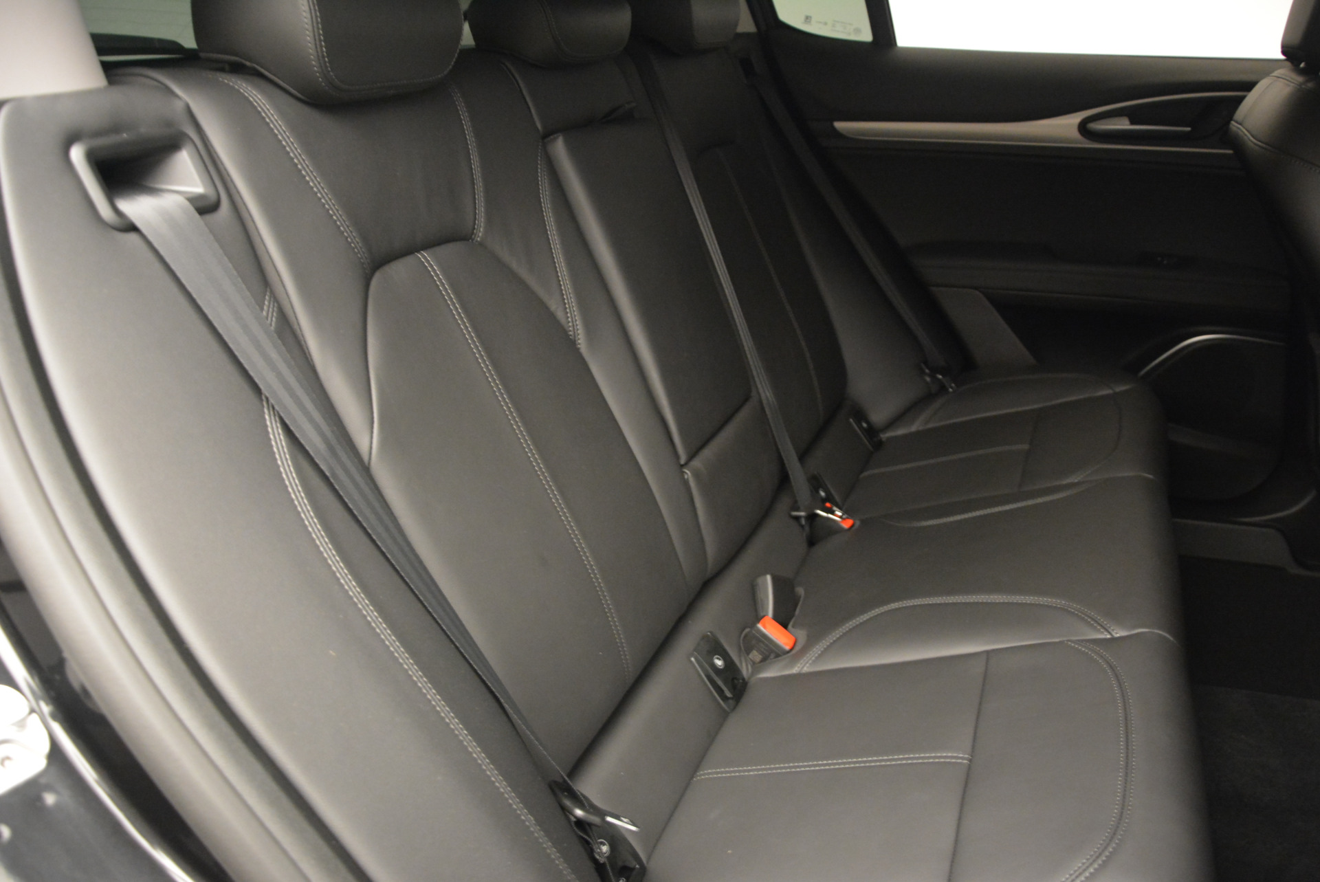 New-2018-Alfa-Romeo-Stelvio-Sport-Q4