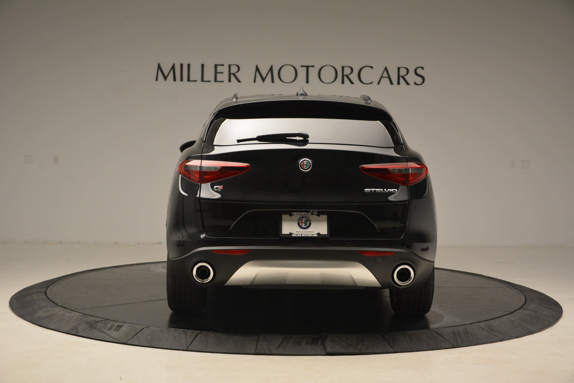 New-2018-Alfa-Romeo-Stelvio-Sport-Q4