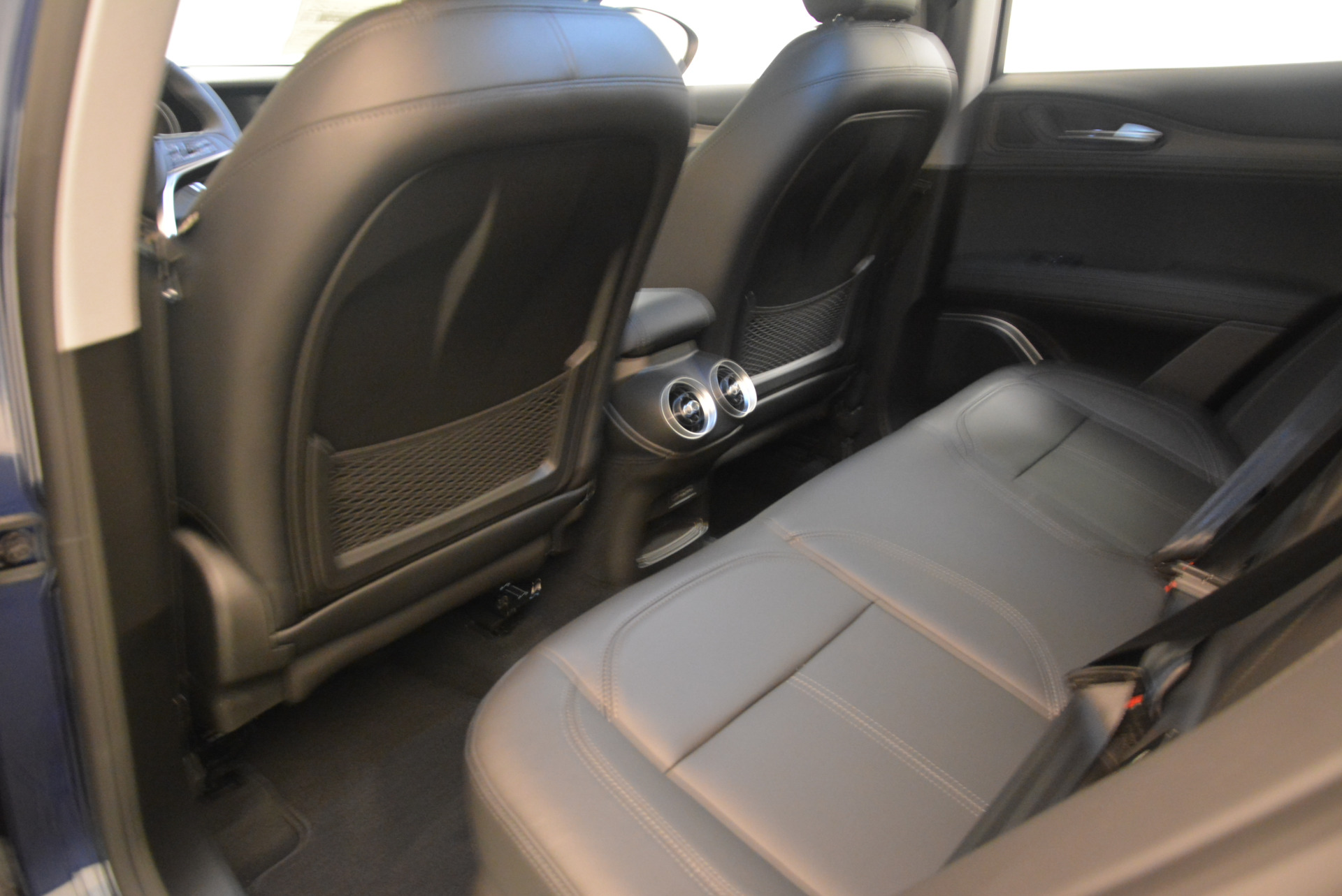 New-2018-Alfa-Romeo-Stelvio-Ti-Q4