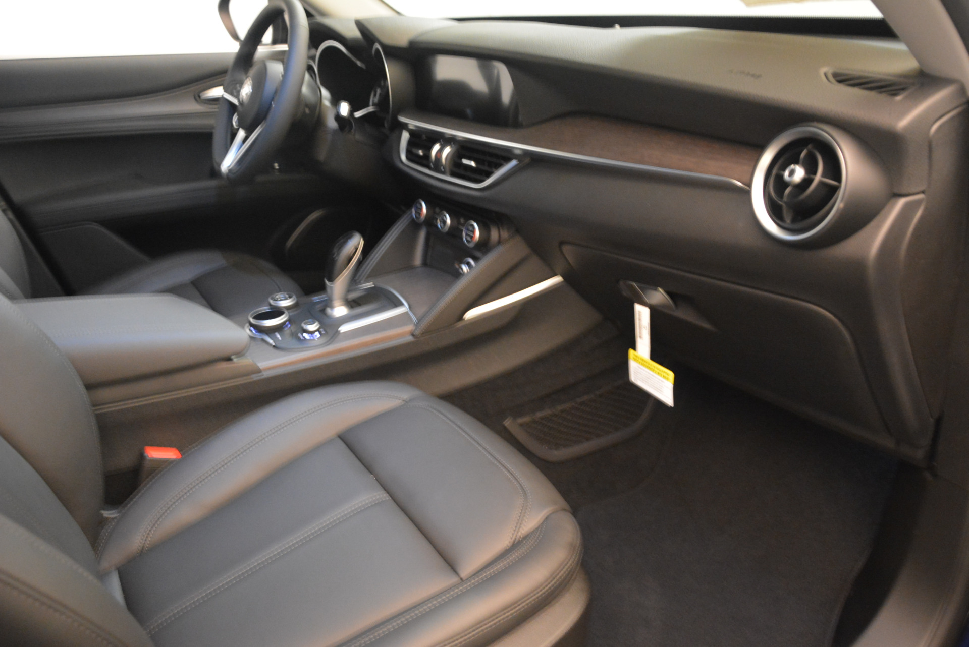 New-2018-Alfa-Romeo-Stelvio-Ti-Q4