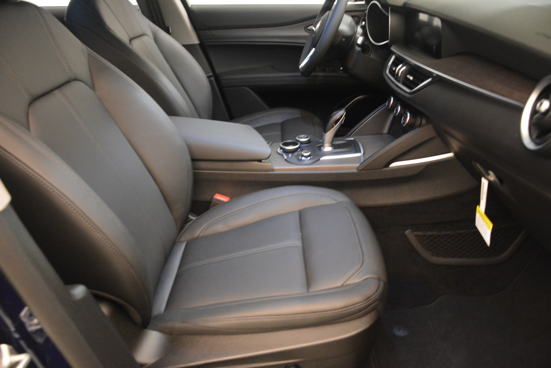 New-2018-Alfa-Romeo-Stelvio-Ti-Q4