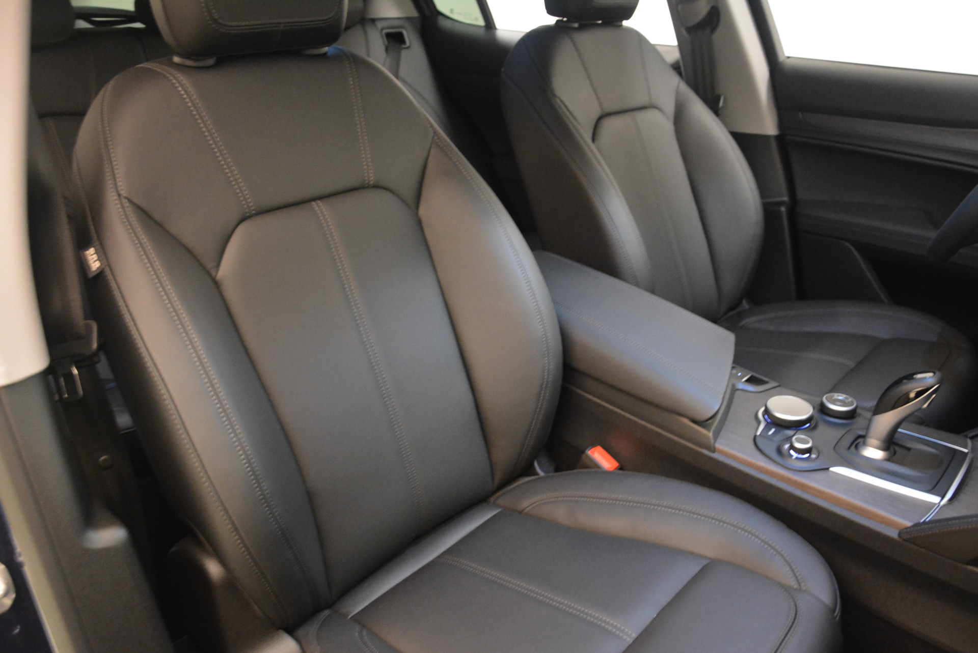 New-2018-Alfa-Romeo-Stelvio-Ti-Q4