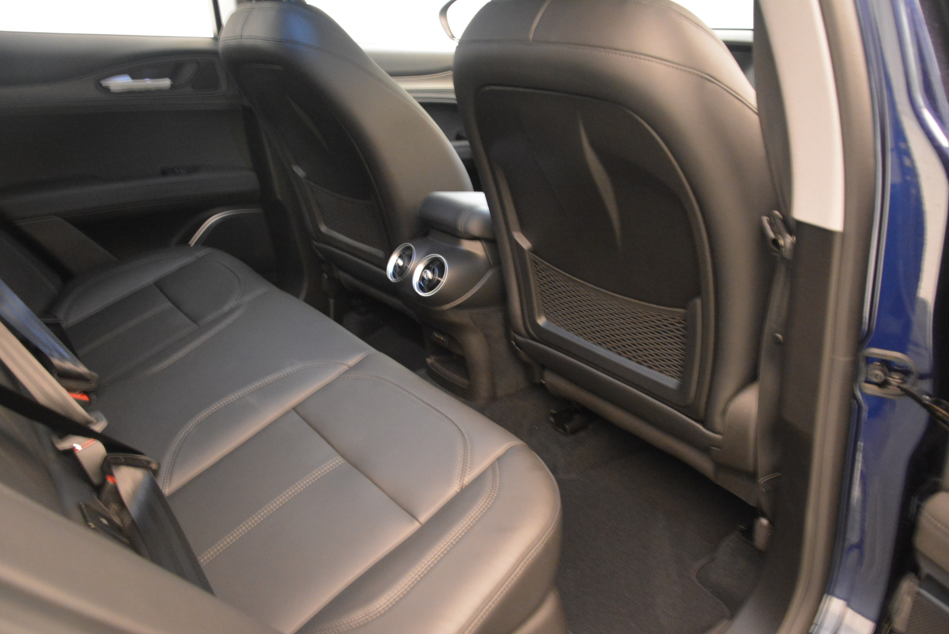 New-2018-Alfa-Romeo-Stelvio-Ti-Q4