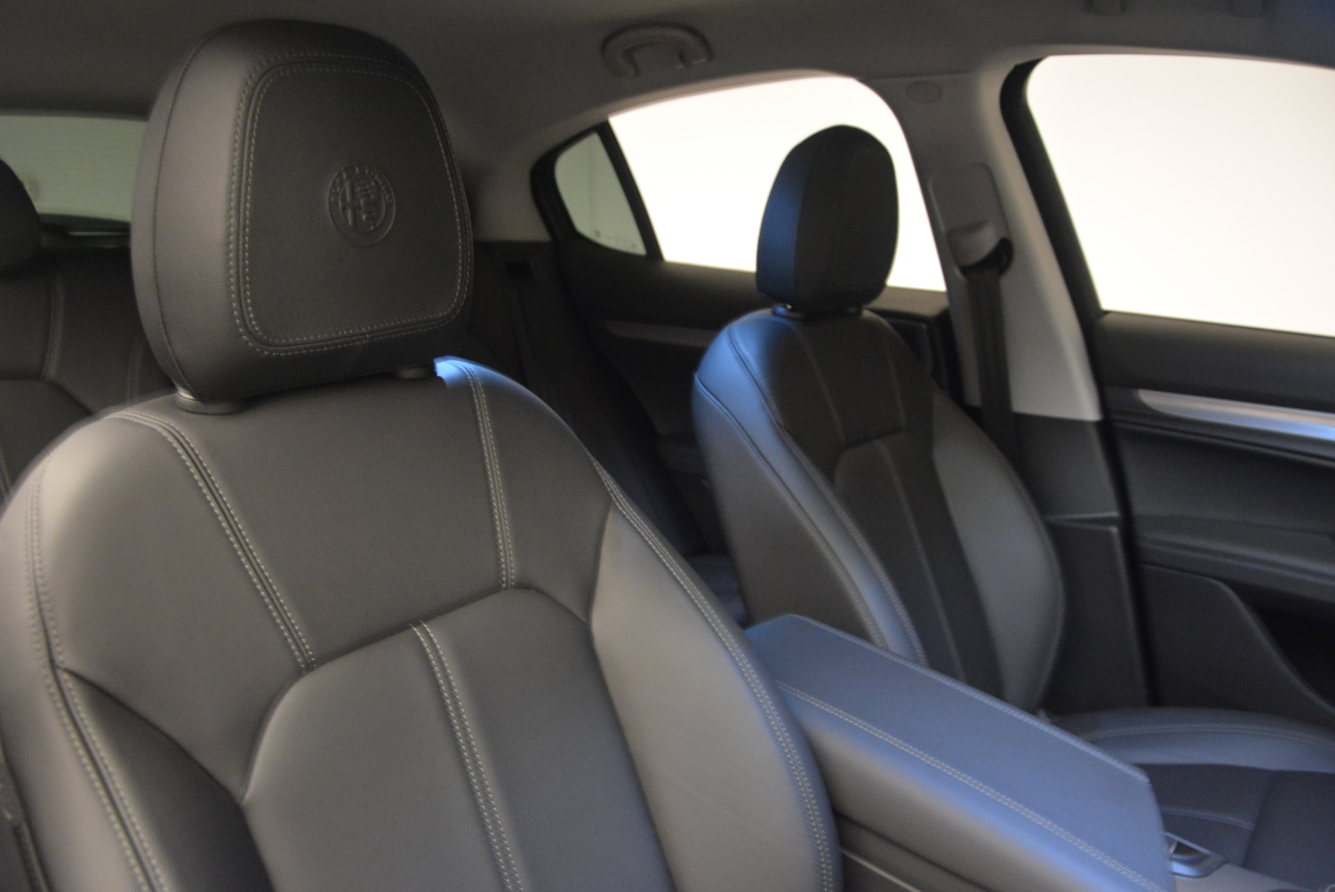 New-2018-Alfa-Romeo-Stelvio-Sport-Q4